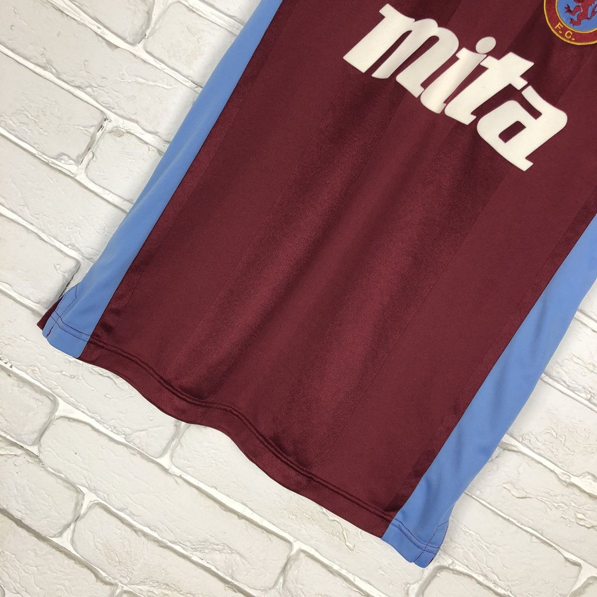 Other Aston Villa retro copy jersey draw score Size US S / EU 44-46 / 1 - 3 Thumbnail