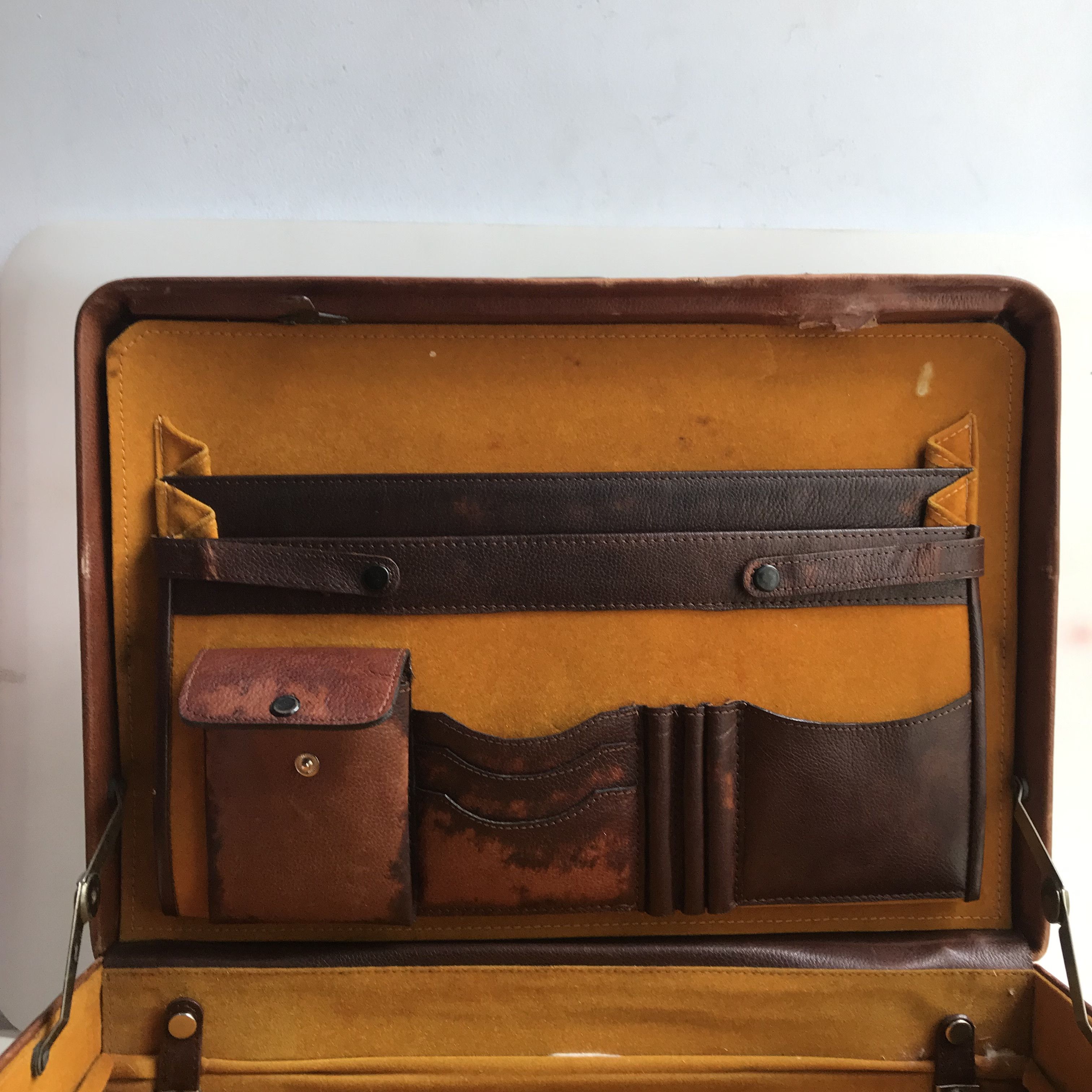 Away Travel Vintage Leather Suitcase TravelMite brown leather suitcase Size ONE SIZE - 9 Thumbnail