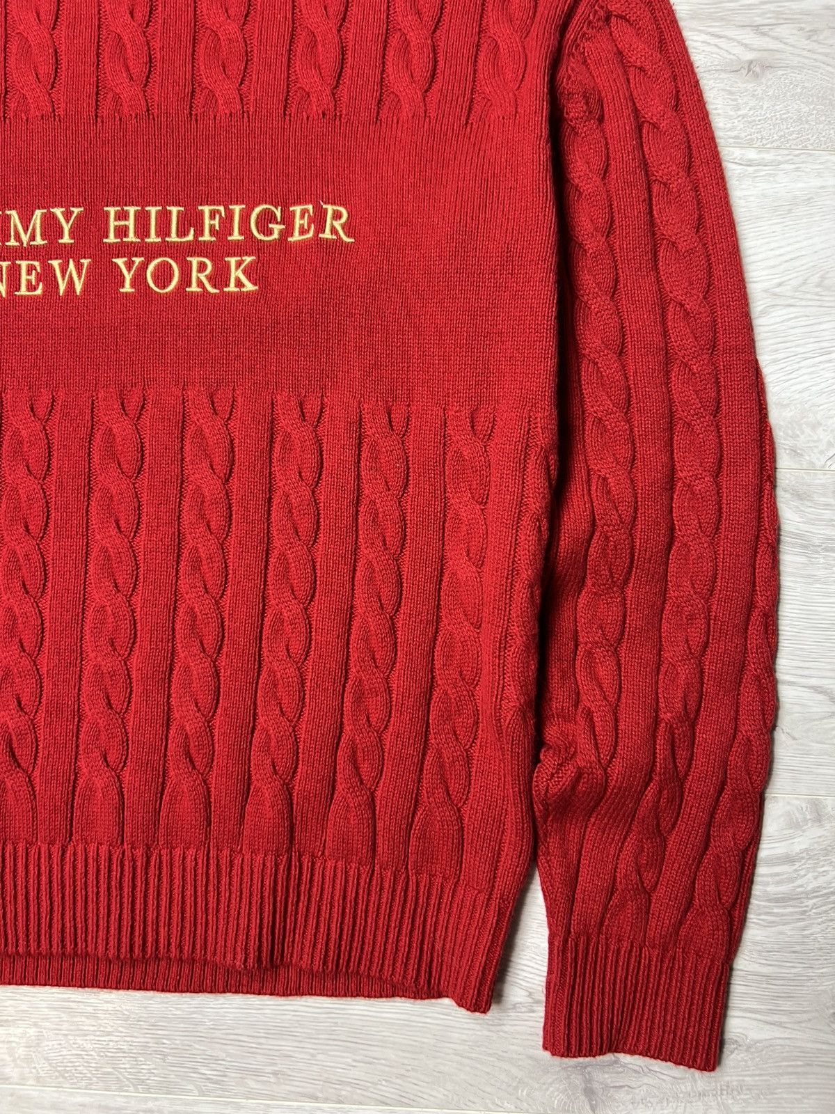 Tommy Hilfiger Tommy Hilfiger New York Graphic Cable Knit Sweater Pullover Size US L / EU 52-54 / 3 - 5 Thumbnail