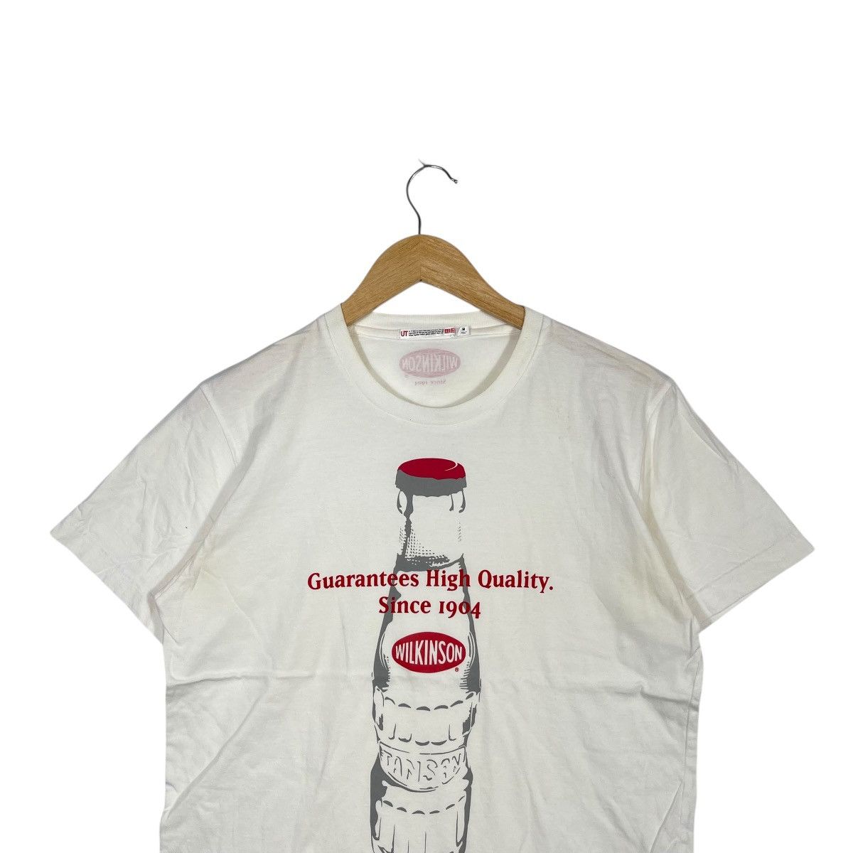 Uniqlo Uniqlo UT Wilkinson Bottle Graphic T Shirt White Japan Promo Size US M / EU 48-50 / 2 - 2 Thumbnail