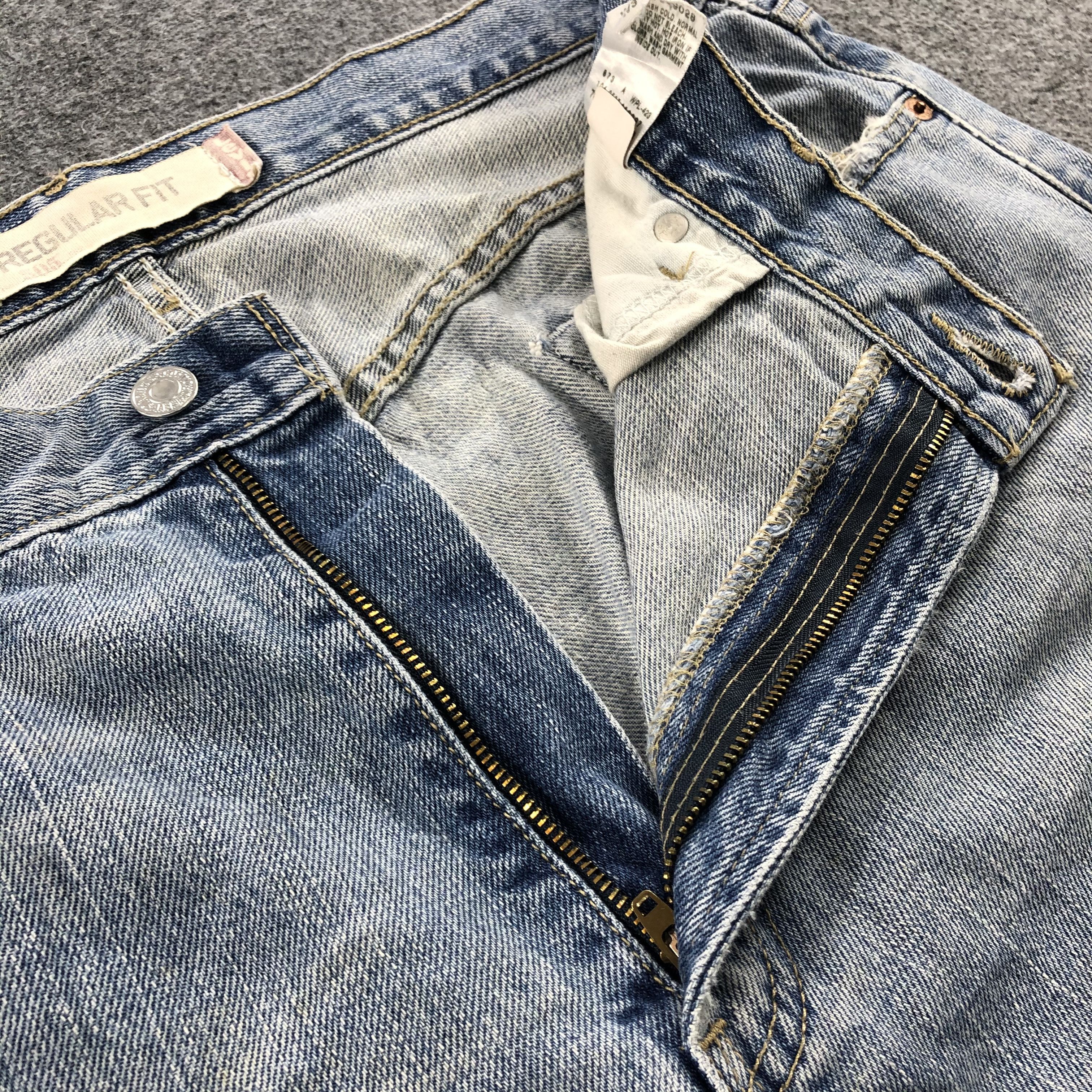 Levi's Distressed Vintage Levis 505 Jeans Stone Washed Denim KJ464 Size US 36 / EU 52 - 8 Thumbnail