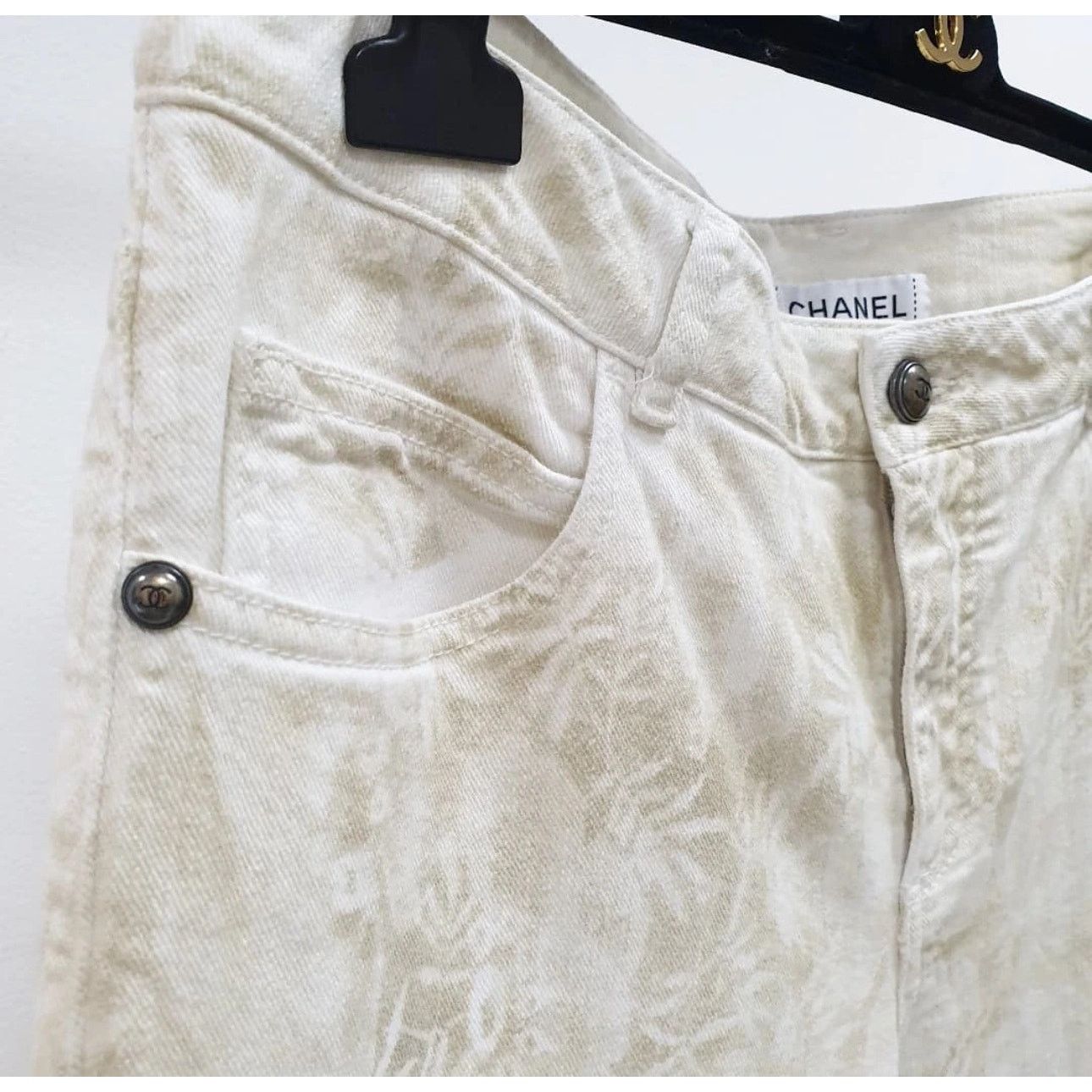 Chanel CHANEL Camélias Print Jeans Sz.44 Size 32" / US 10 / IT 46 - 2 Thumbnail
