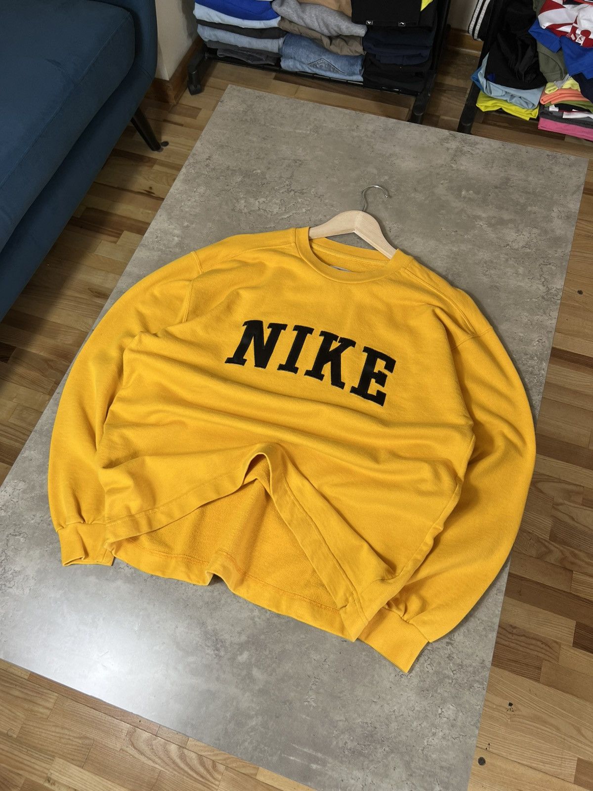 Nike Men’s Vintage Y2K Nike Sweatshirt Size US M / EU 48-50 / 2 - 3 Thumbnail