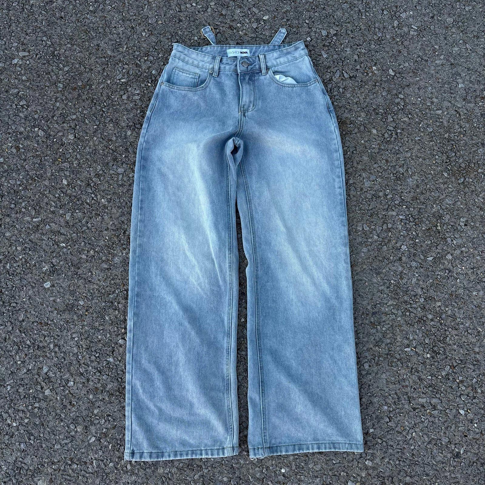 Fashion Nova Baggy wide legged jeans Size 26" / US 2 / IT 38 - 1 Thumbnail