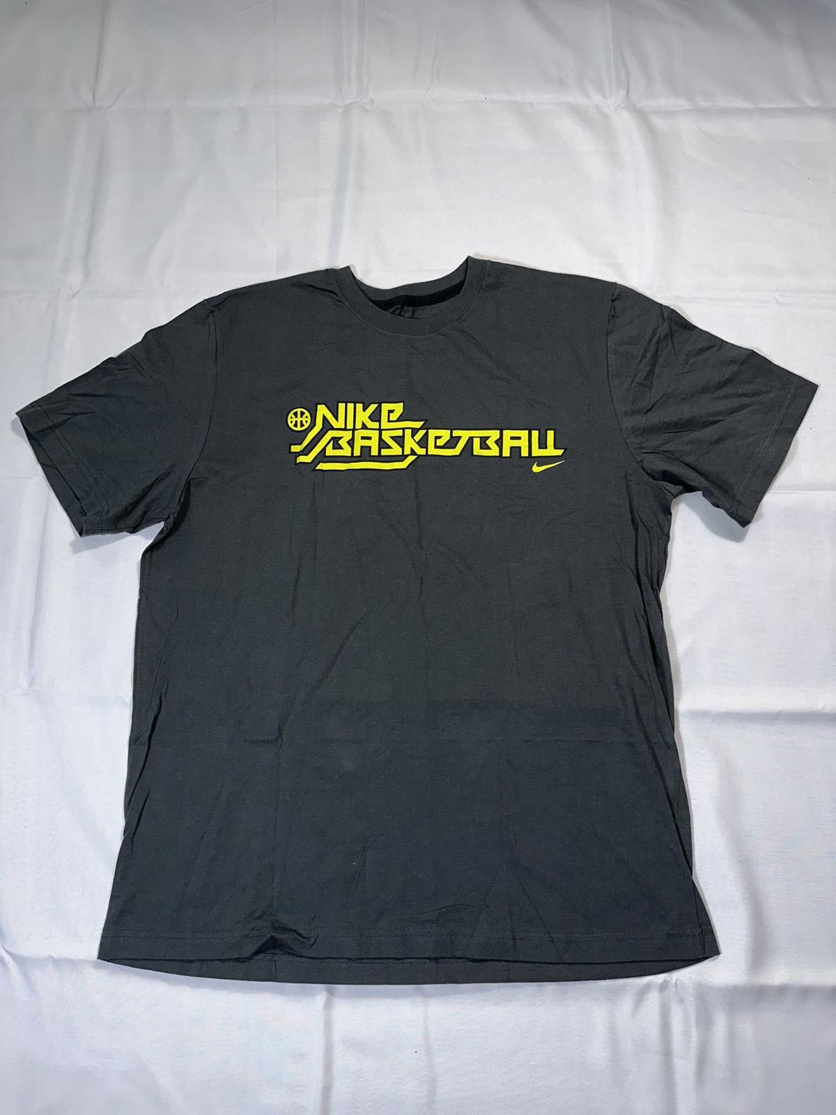 Nike Vintage Nike Men’s Dri-Fit Basketball Graphic T-Shirt 2012 Size US XL / EU 56 / 4 - 1 Thumbnail
