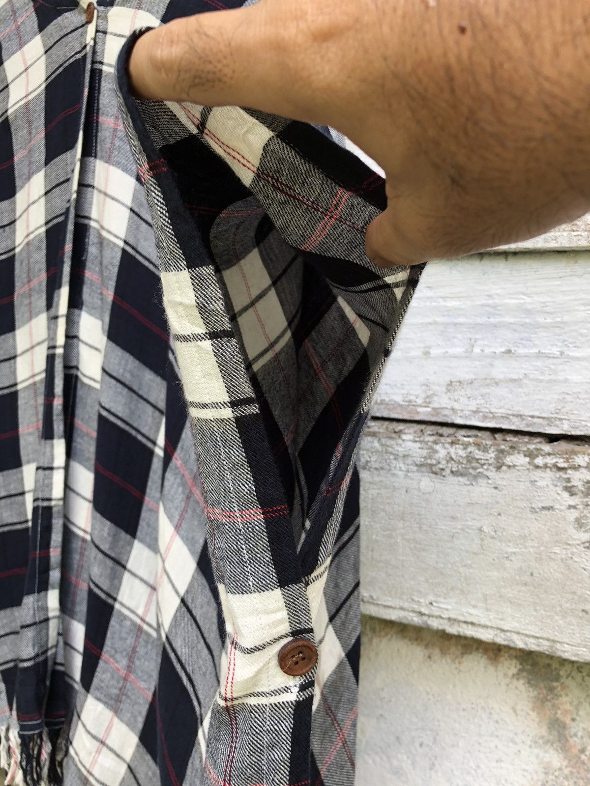 Japanese Brand × The Unbranded Brand Woman Plaid Shawl Laces Single Button Hood Poncho Size ONE SIZE - 5 Thumbnail
