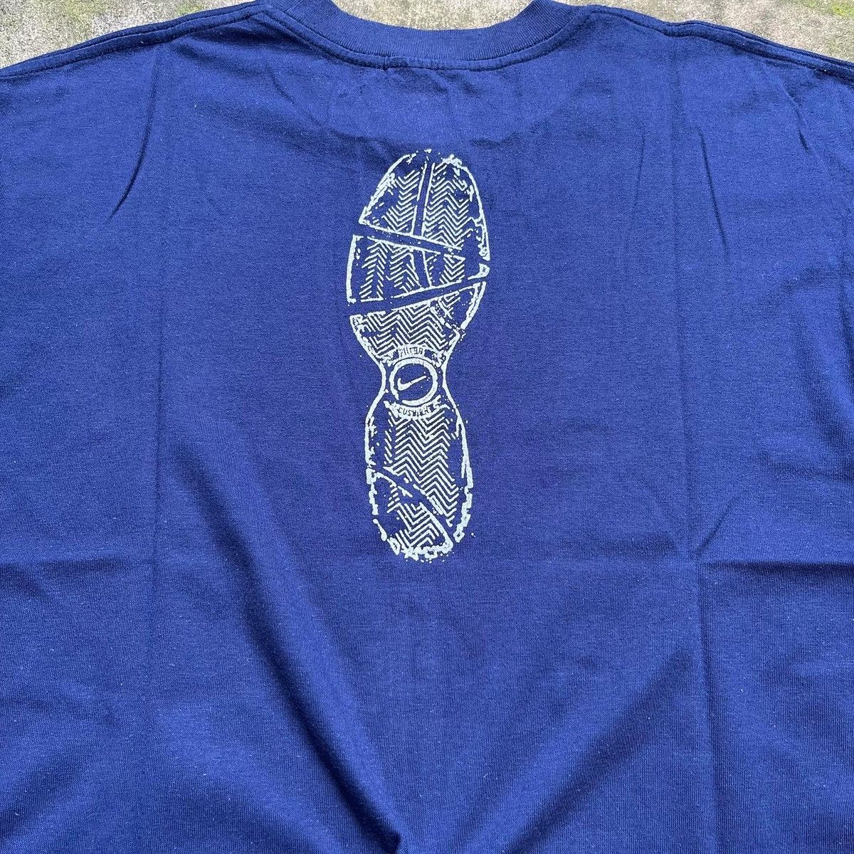 Nike × Vintage 90’s T-shirt NIKE vintage outsole navy Size US L / EU 52-54 / 3 - 2 Thumbnail