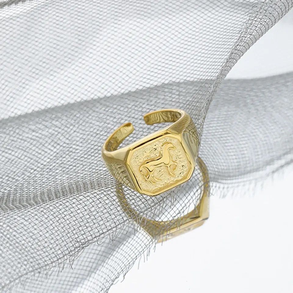 Jewelry Virgin Mary ring Size ONE SIZE - 2 Thumbnail