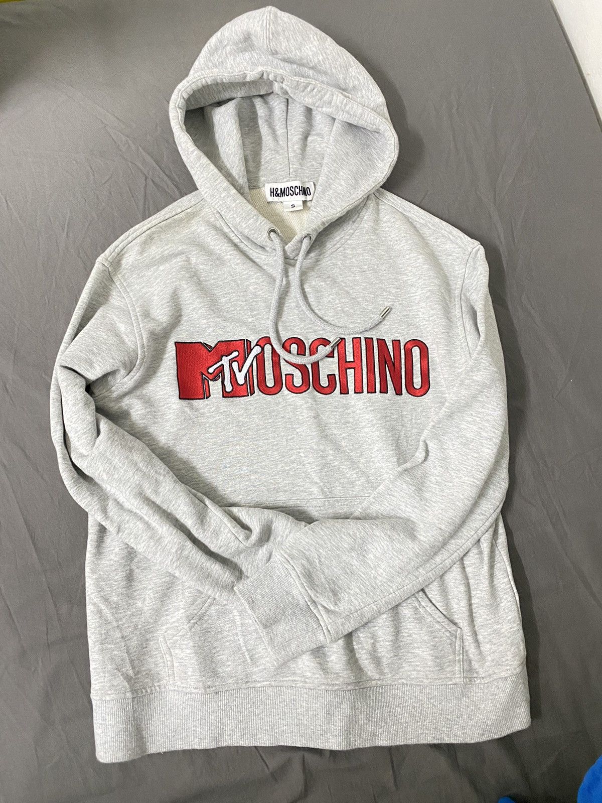 H&M × Moschino MOSCHINO X MTV X H&M GRAY HOODIE EMBROIDERED LOGO Size US S / EU 44-46 / 1 - 1 Thumbnail