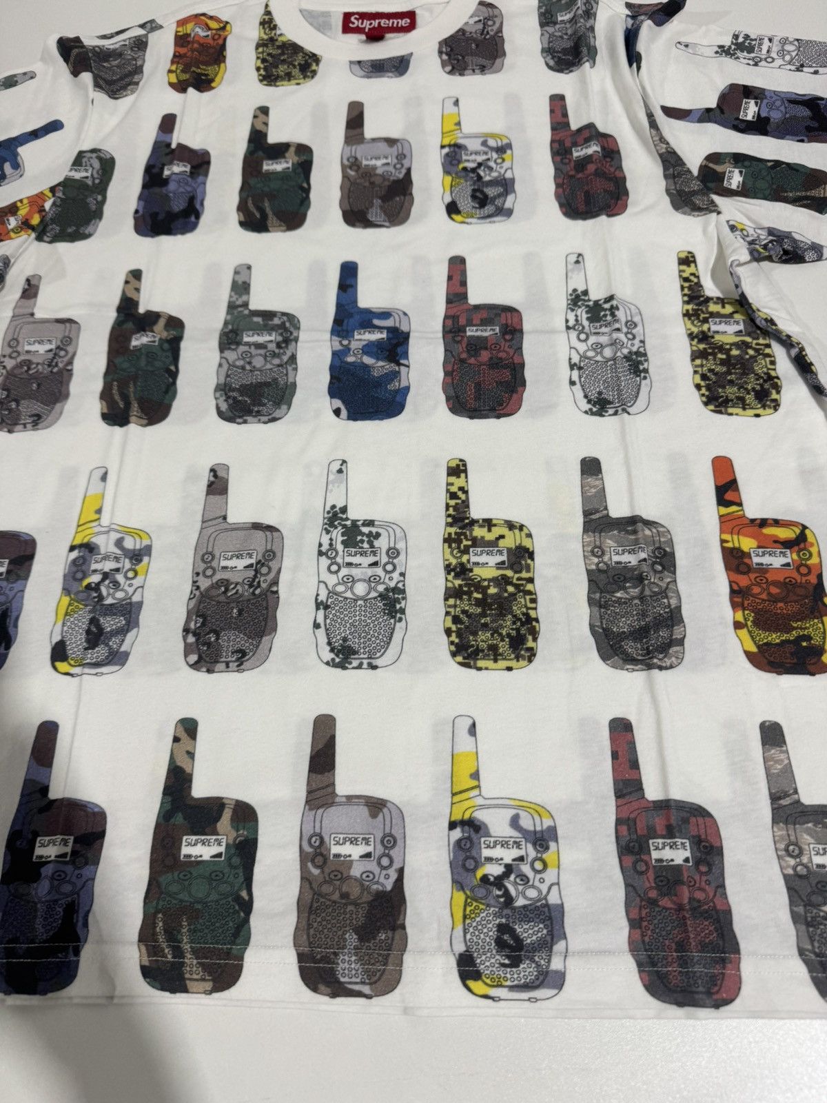 Supreme Walkie talkie tee Size US M / EU 48-50 / 2 - 2 Thumbnail