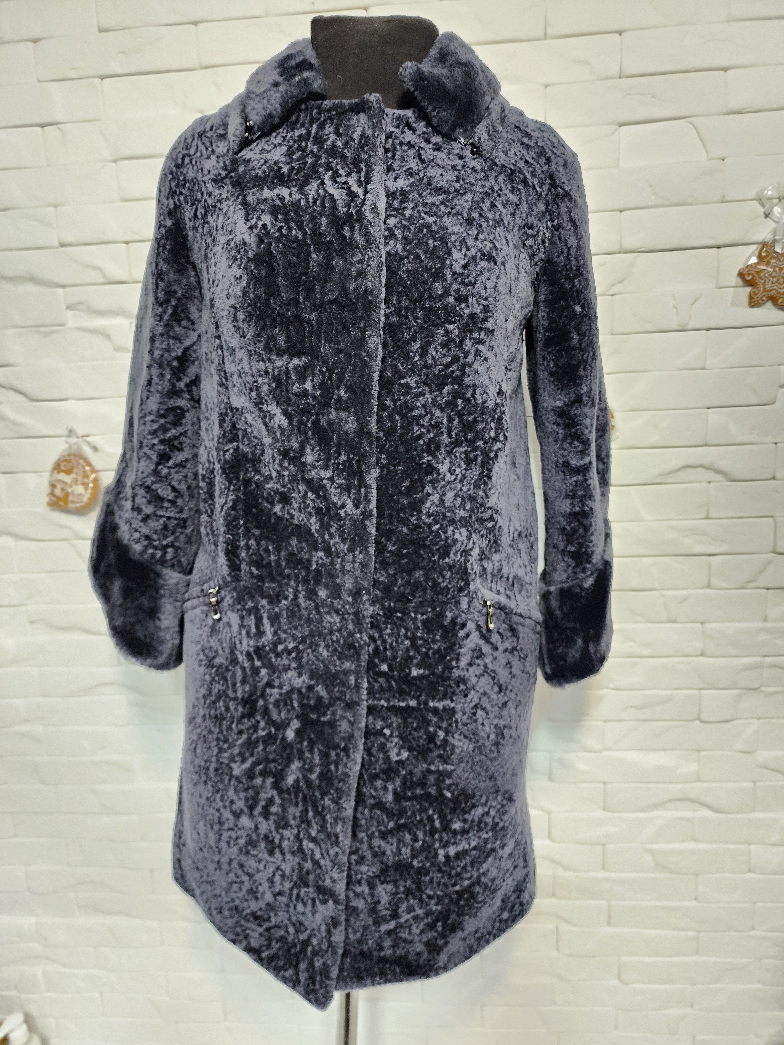 Furla Blue Fur Coat: Genuine Fur, Metal Snaps Size M / US 6-8 / IT 42-44 - 1 Thumbnail
