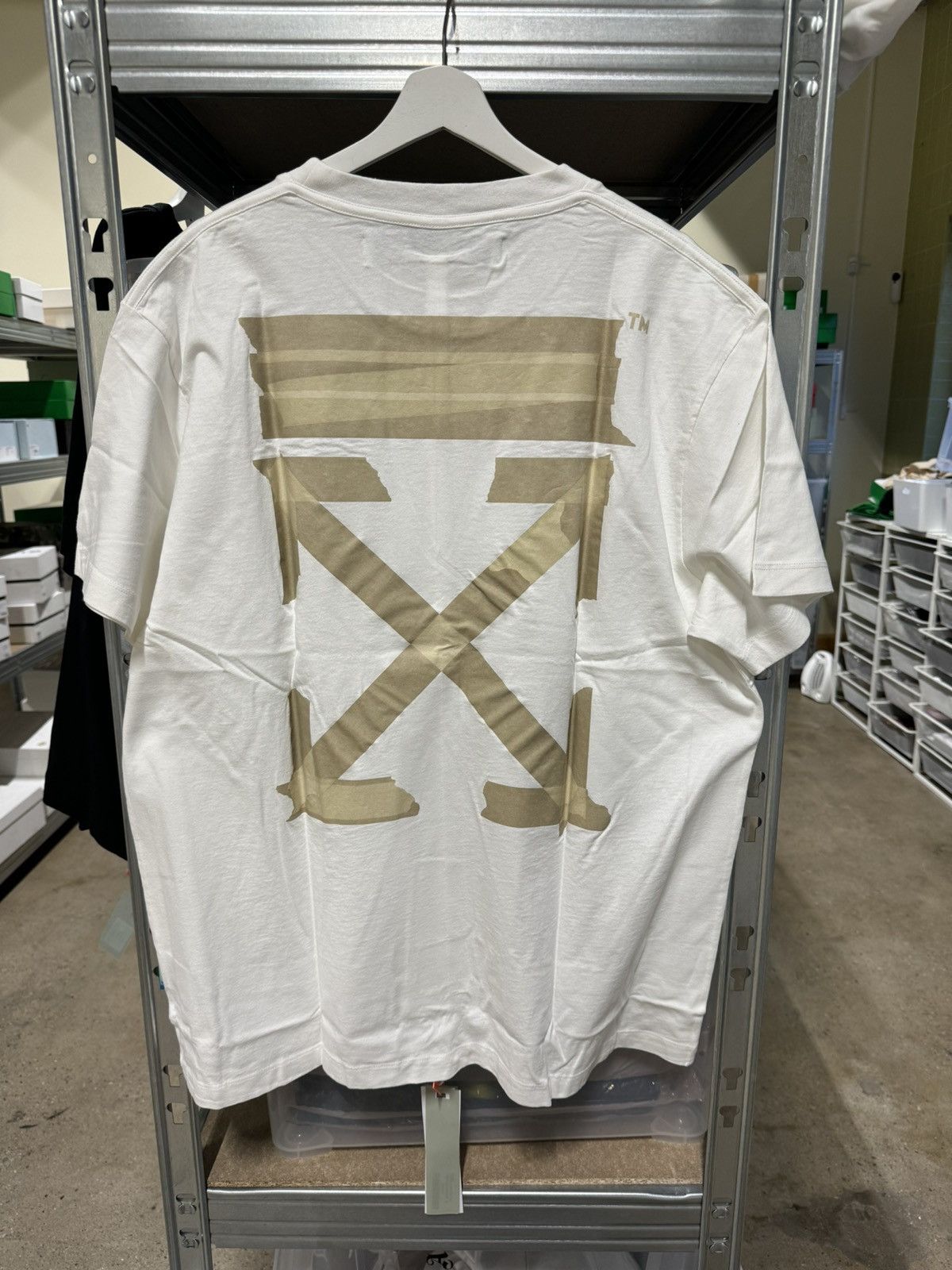 Off-White Off-White Oversized Tape Arrow T-shirt NEW 500$ retail Size US XL / EU 56 / 4 - 1 Thumbnail