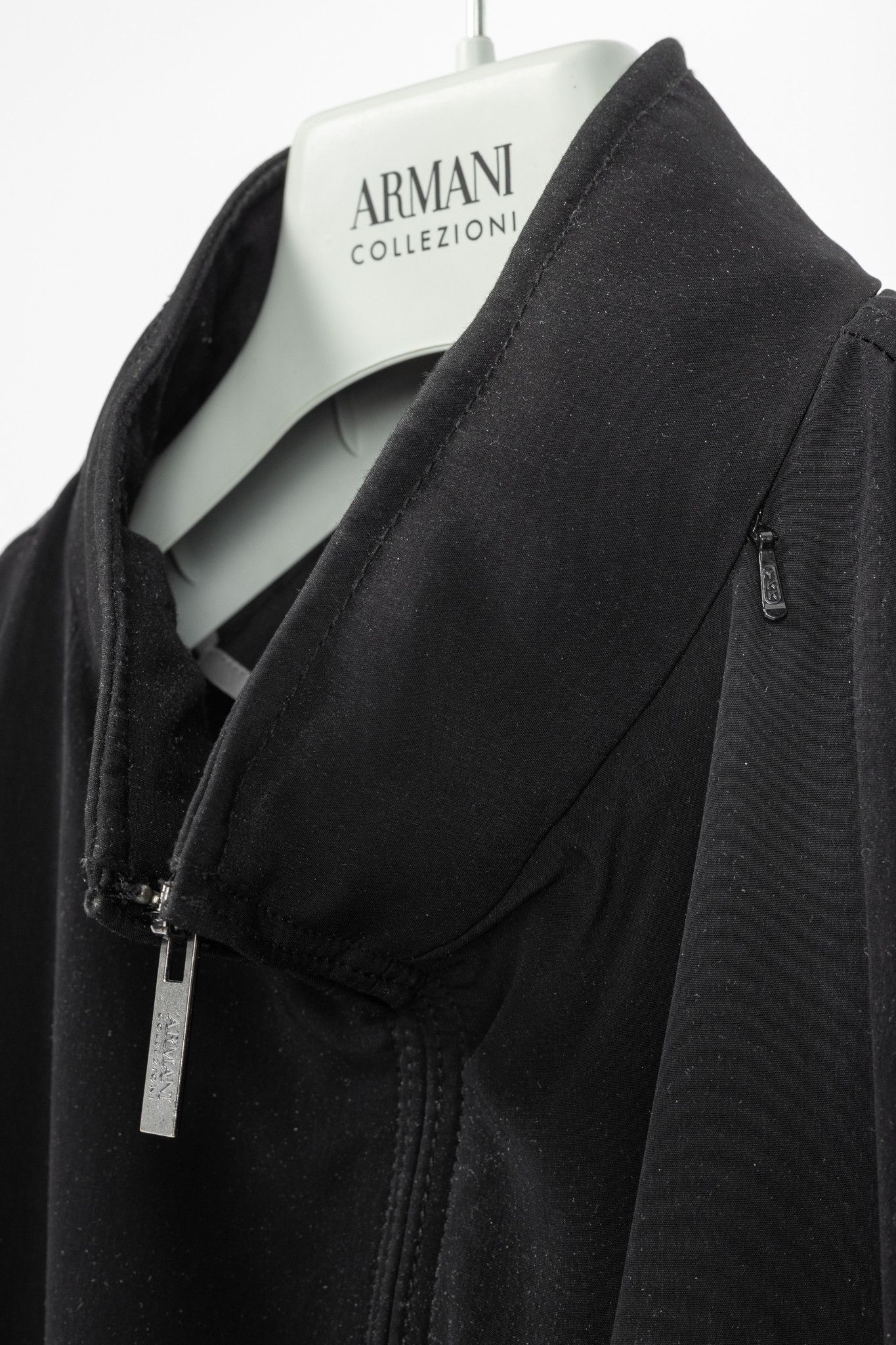 Armani Collezioni Armani Collezioni Black Water-Repellent Hidden-Hood Jacket Size US XL / EU 56 / 4 - 7 Thumbnail