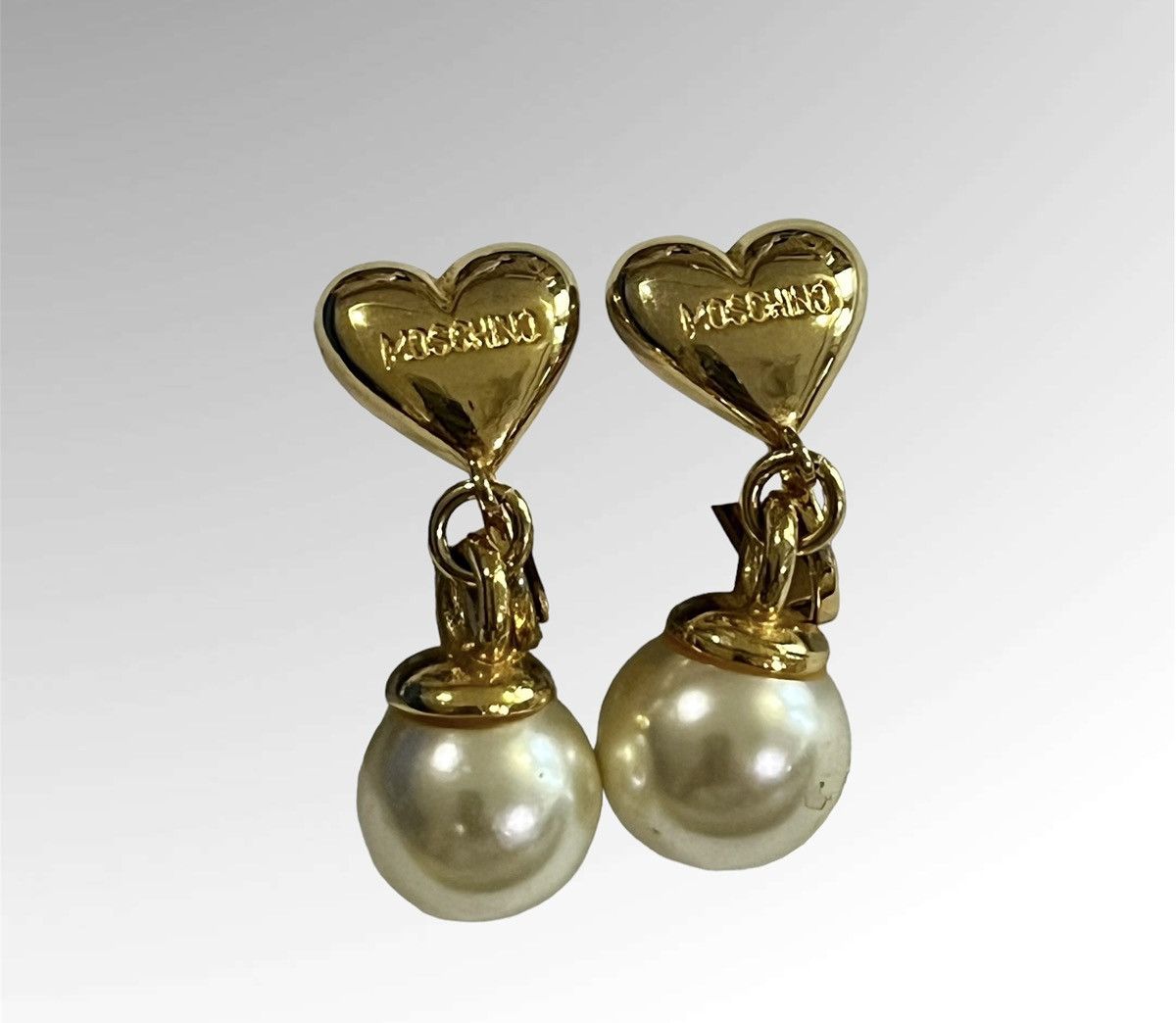 Love Moschino Vintage Moschino Gold Plated Heart Shaped Pearl Earrings Size ONE SIZE - 1 Thumbnail