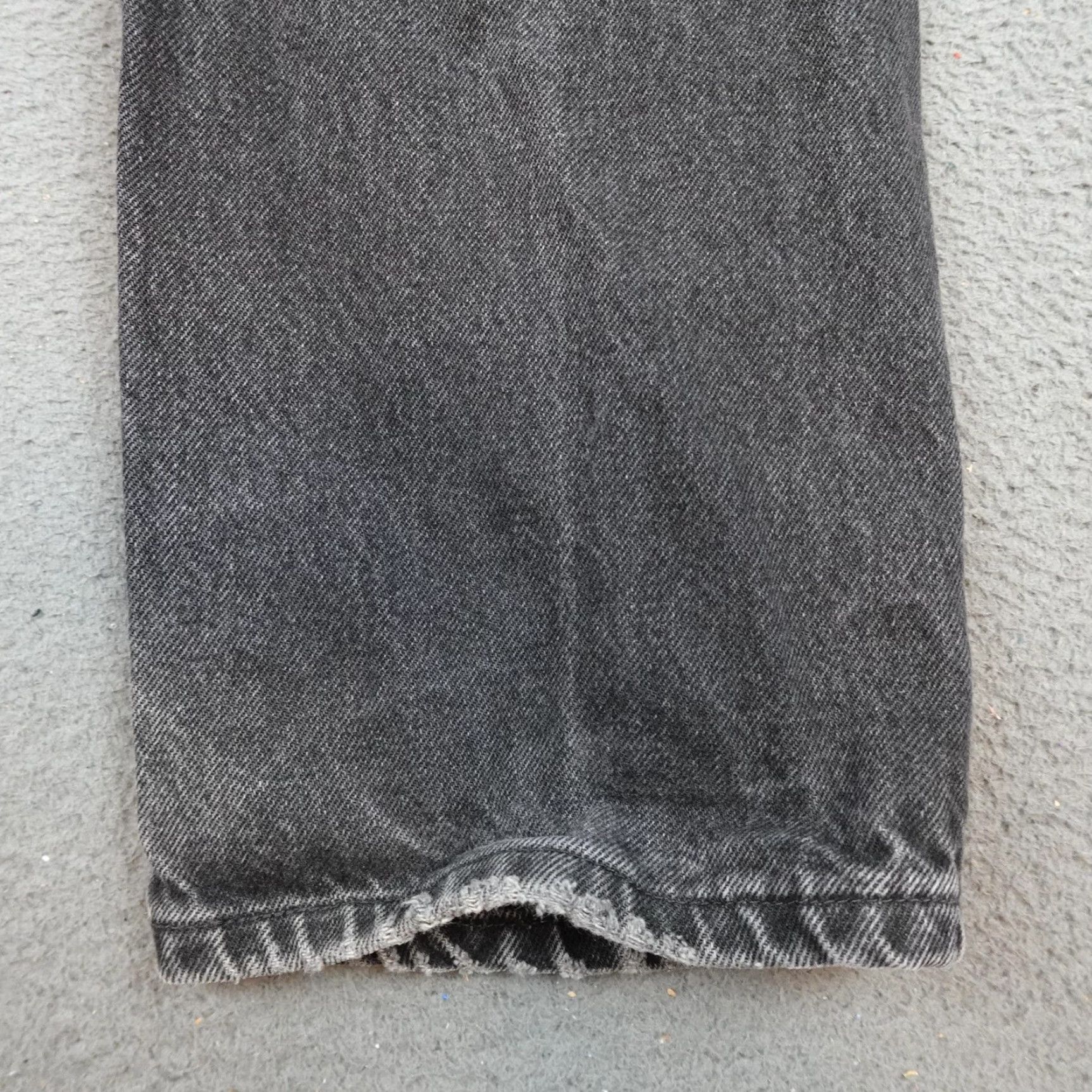 Wrangler VINTAGE Wrangler Riata Jeans Mens 36x32 Straight Leg Black Denim USA 90s (Gray) Size US 36 / EU 52 - 5 Thumbnail