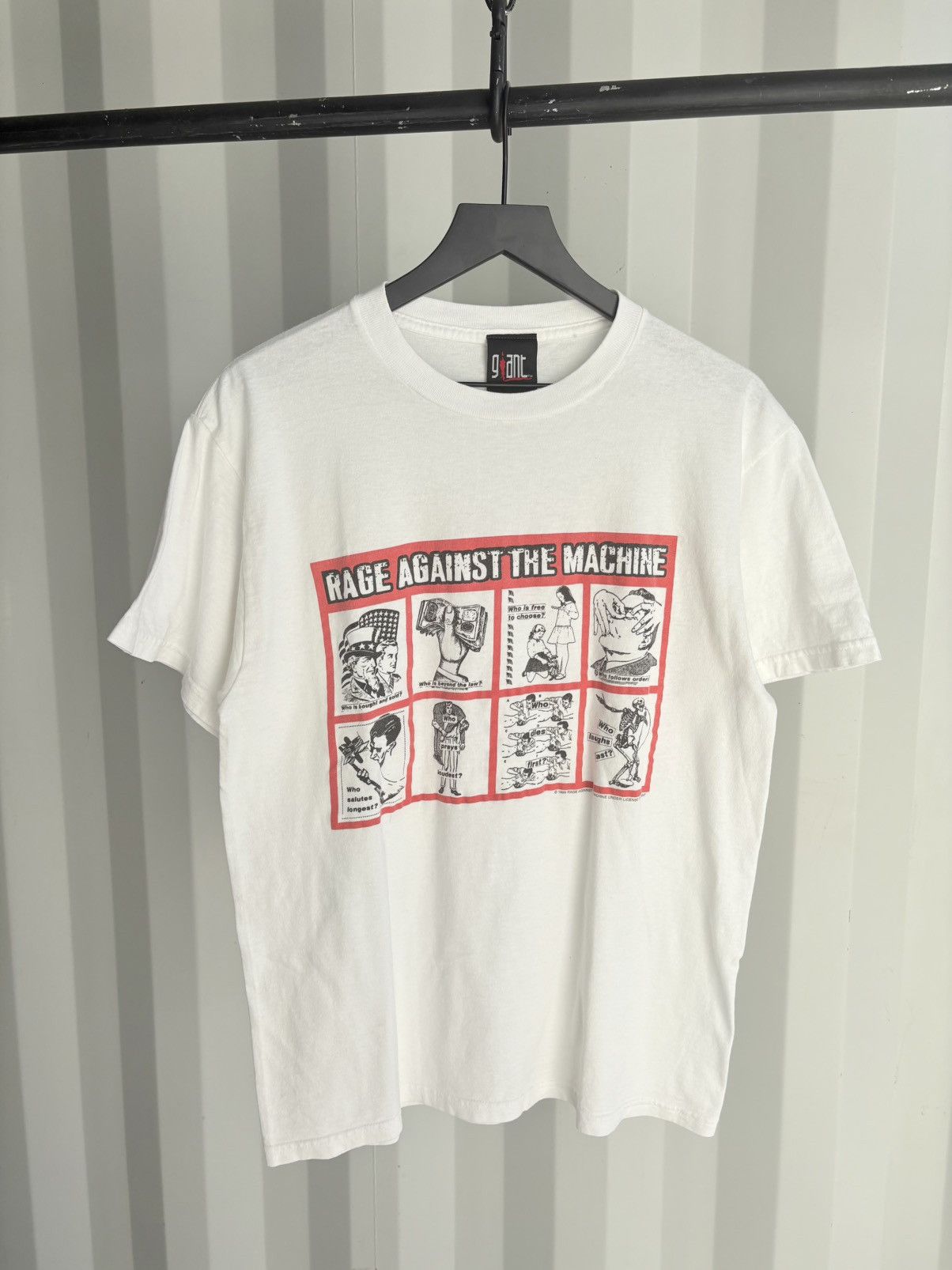 Band Tees Rage Against The Machine Kruger Distressed ERD GRUNGE WCC Size US L / EU 52-54 / 3 - 1 Thumbnail