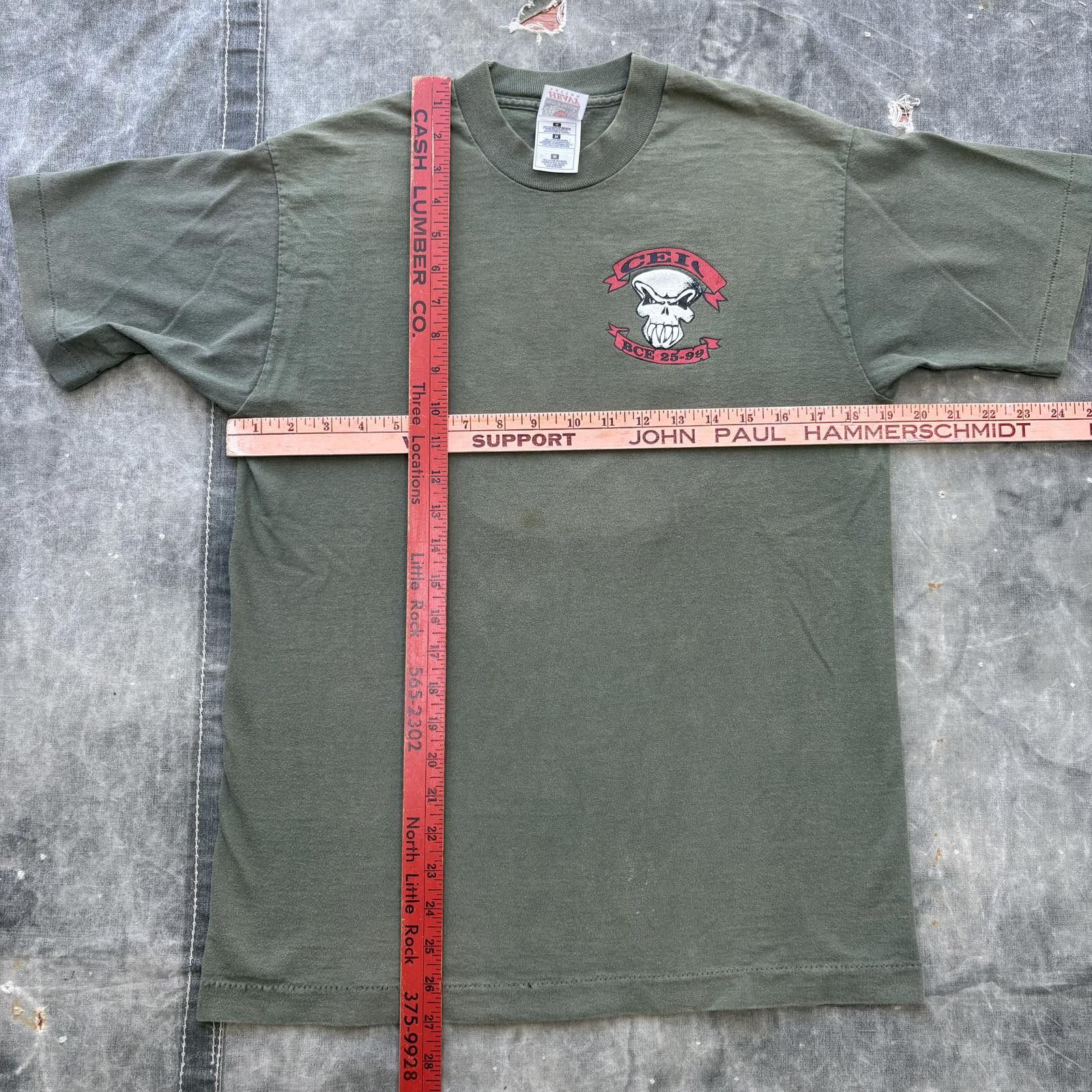 Fruit Of The Loom Vintage 90s Olive Green Marine Corps Engineer Skull Shirt Size US M / EU 48-50 / 2 - 6 Thumbnail