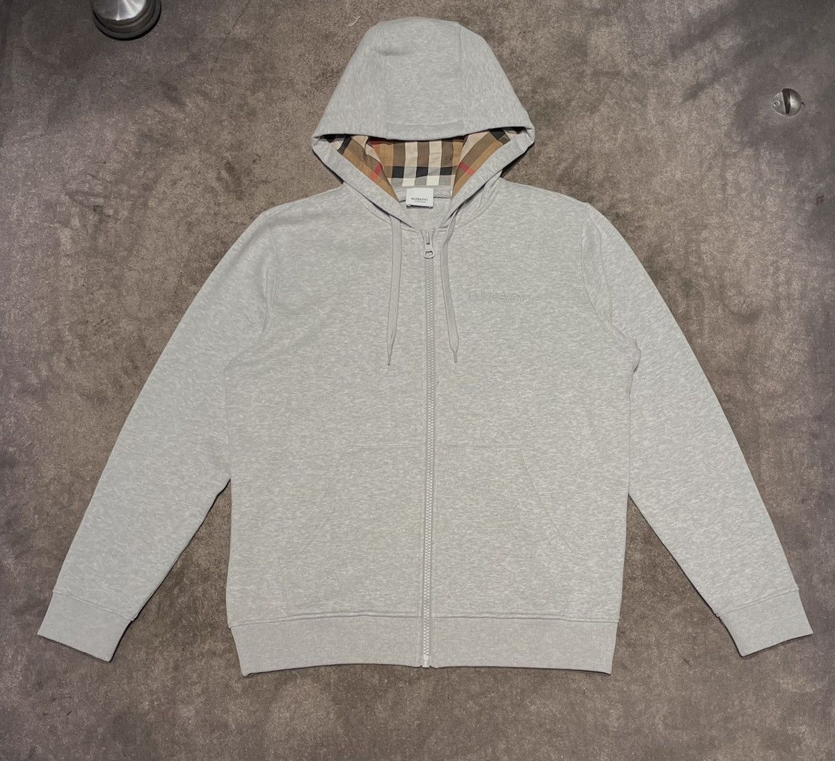 Y2k 2000s burberry outfit