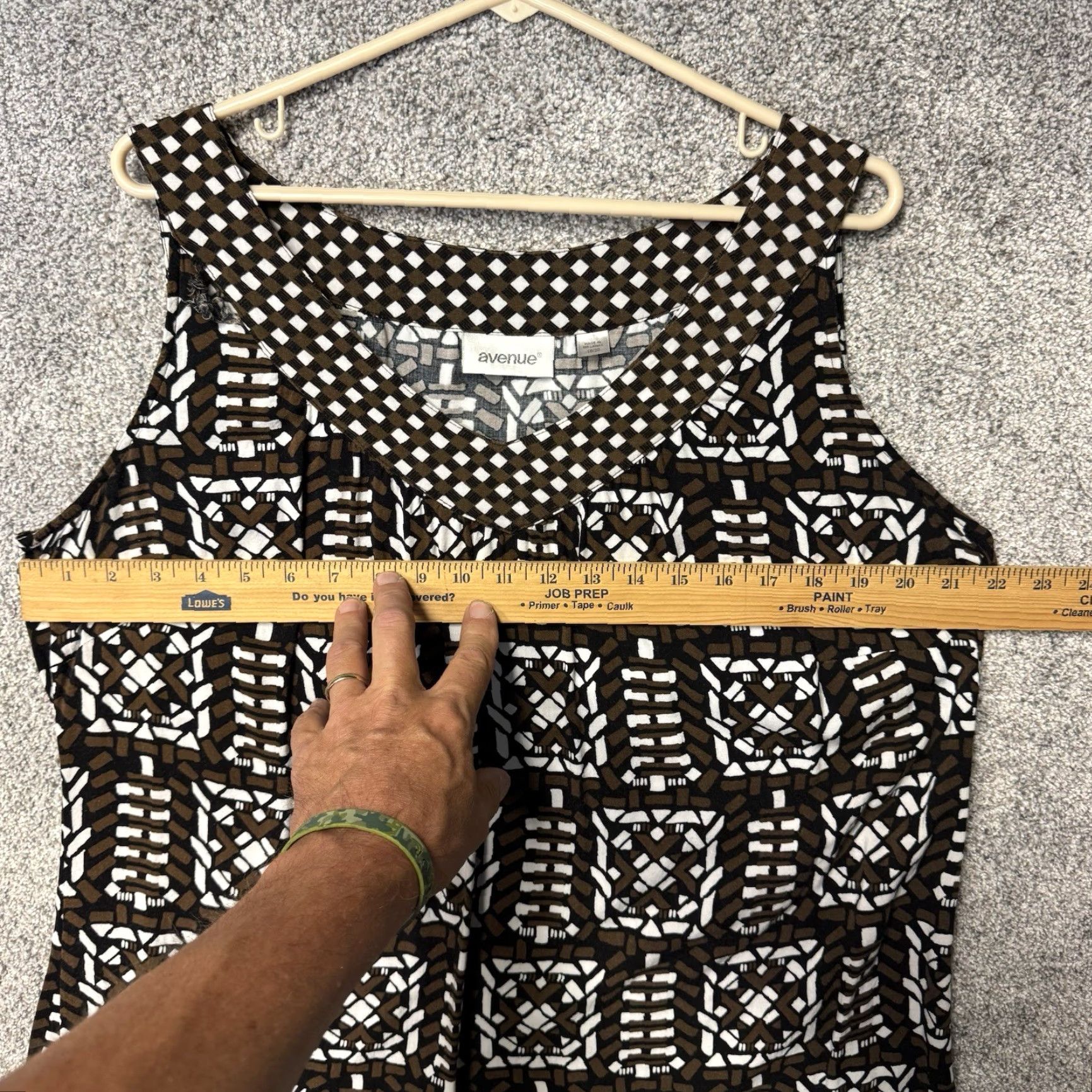 Avenue VINTAGE Avenue Sleeveless Blouse 18-20 Boho Art Deco Retro Mod Festival Casual Chic Y2K Geometric Black Rayon Plus Women Blouse Mens? Wait. Size XXL / US 16-18 / IT 52-54 - 3 Thumbnail