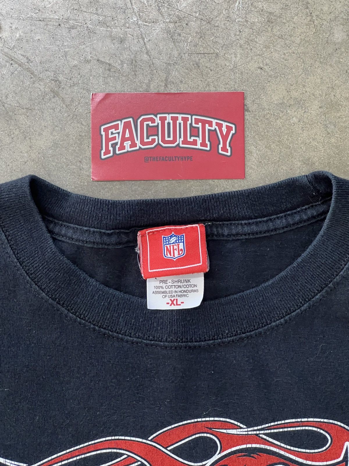 NFL Vintage NFL Tampa Buccaneers Football Long Flame Sleeve XL Size US XL / EU 56 / 4 - 3 Thumbnail