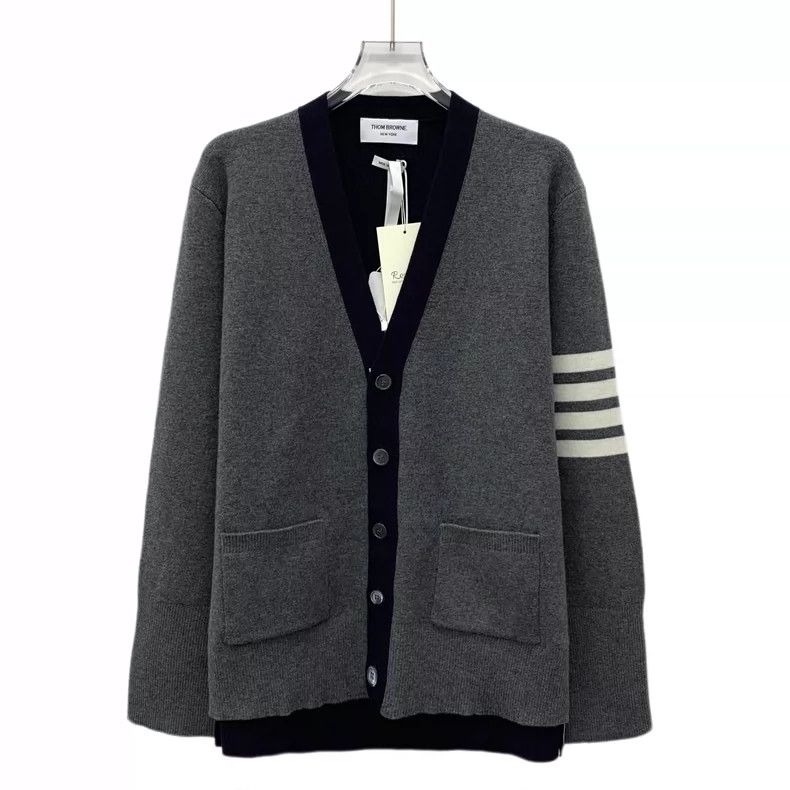 Thom Browne Thom browne Dark gray classic four-bar wool V-neck single-b Size US M / EU 48-50 / 2 - 1 Thumbnail