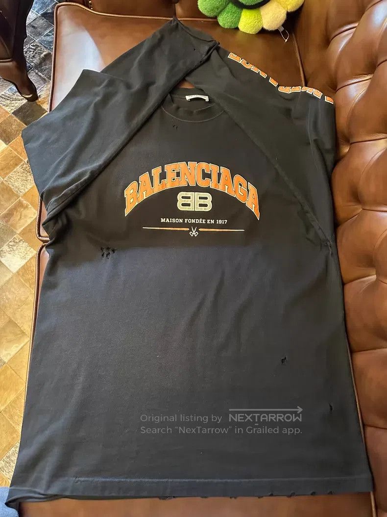 Balenciaga Balenciaga Letter Print Distressed T-Shirt - Black Size US M / EU 48-50 / 2 - 1 Thumbnail