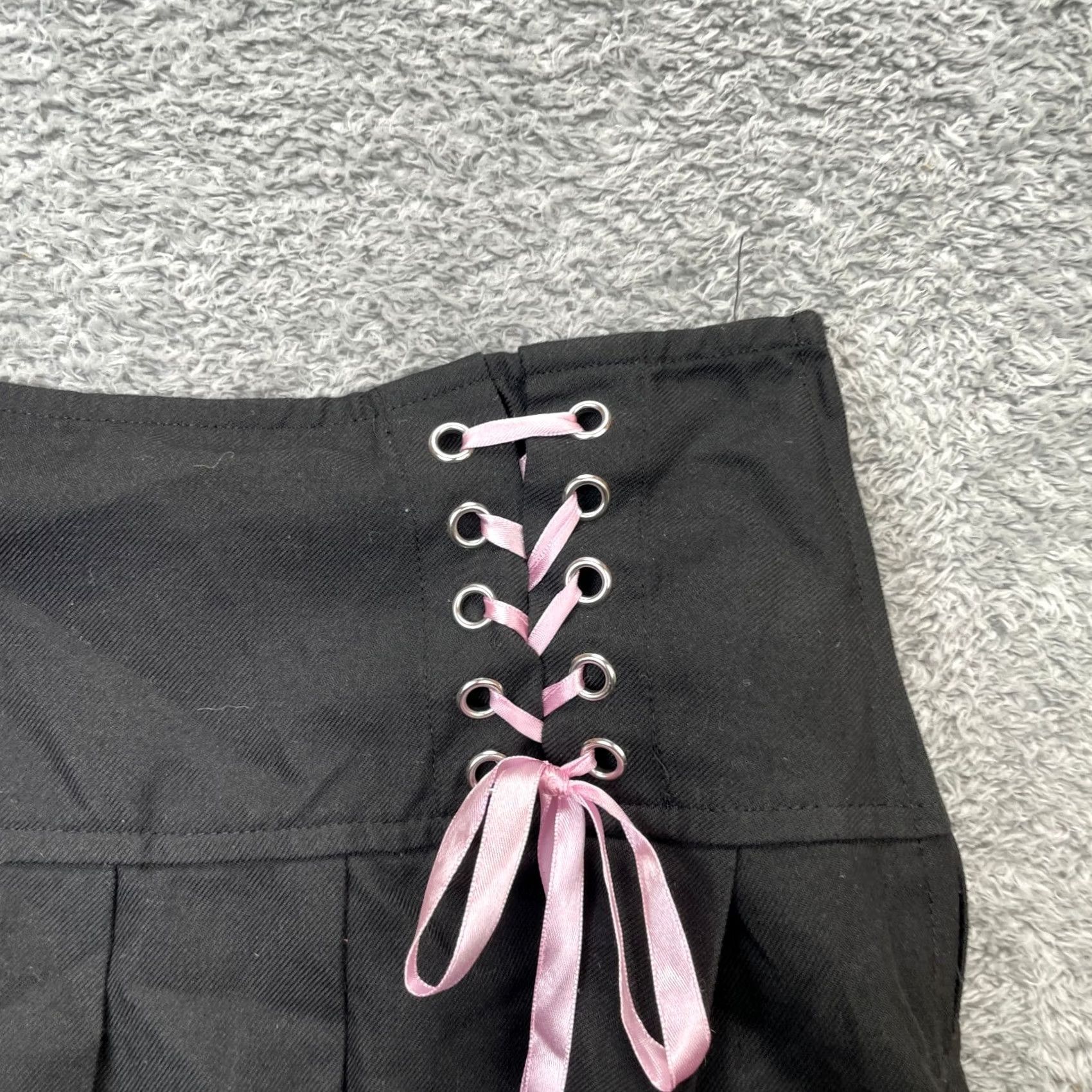 Hot Topic VINTAGE? No. Hot Topic Skirt Womens Small Black Pink Lace Up Corset Pleated Goth Y2K Emo 2000 Size S / US 4 / IT 40 - 2 Thumbnail