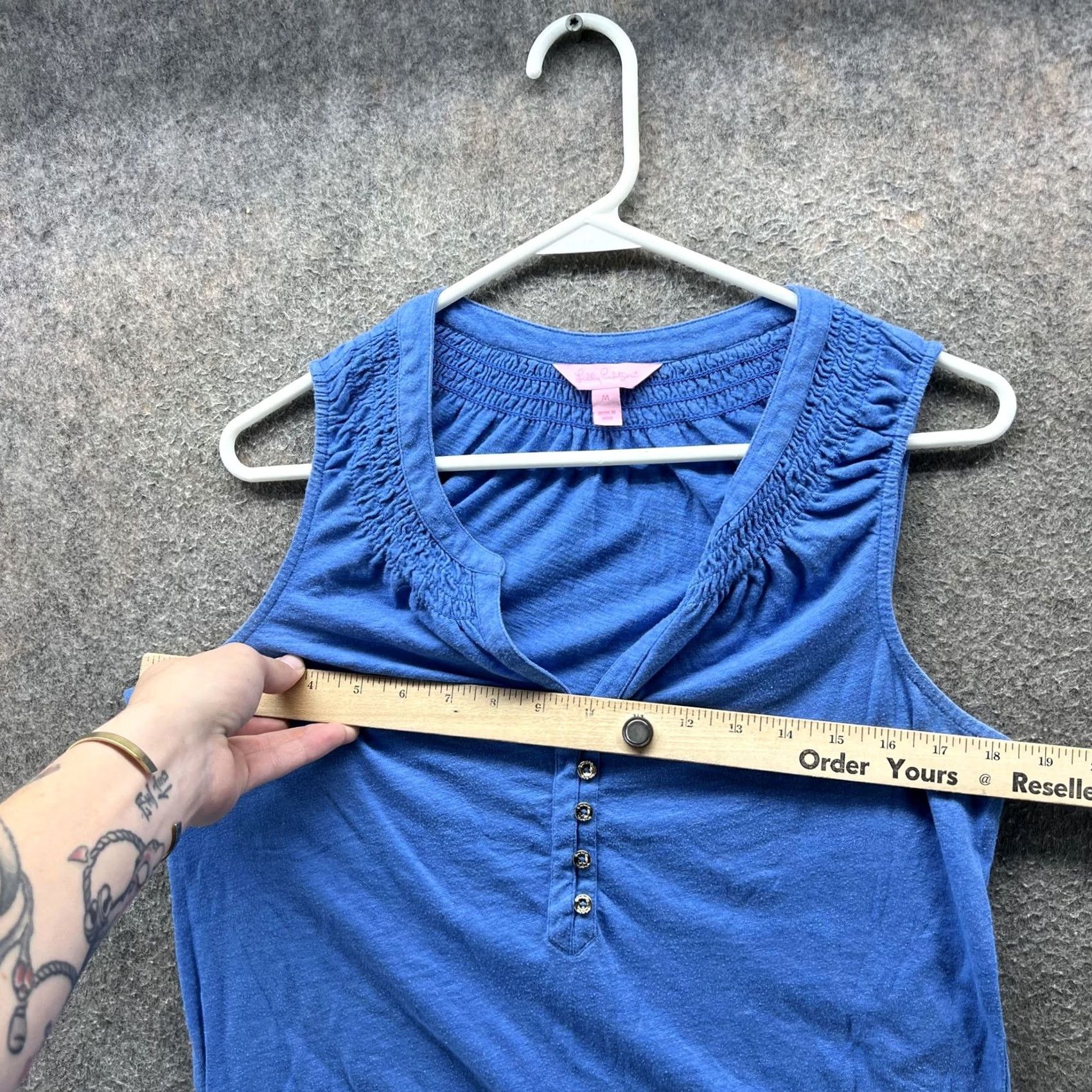 Lilly Pulitzer Lilly Pulitzer Tank Top Womens Medium Blue Smocked V Neck Button Sleeveless Size M / US 6-8 / IT 42-44 - 7 Thumbnail