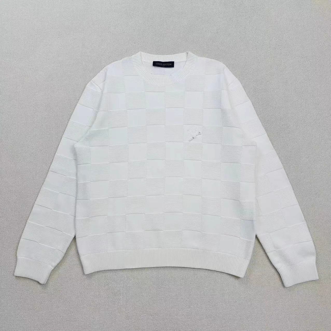 Louis Vuitton Louis Vuitton pin-embroidered logo knit sweater XL Size US XL / EU 56 / 4 - 1 Thumbnail