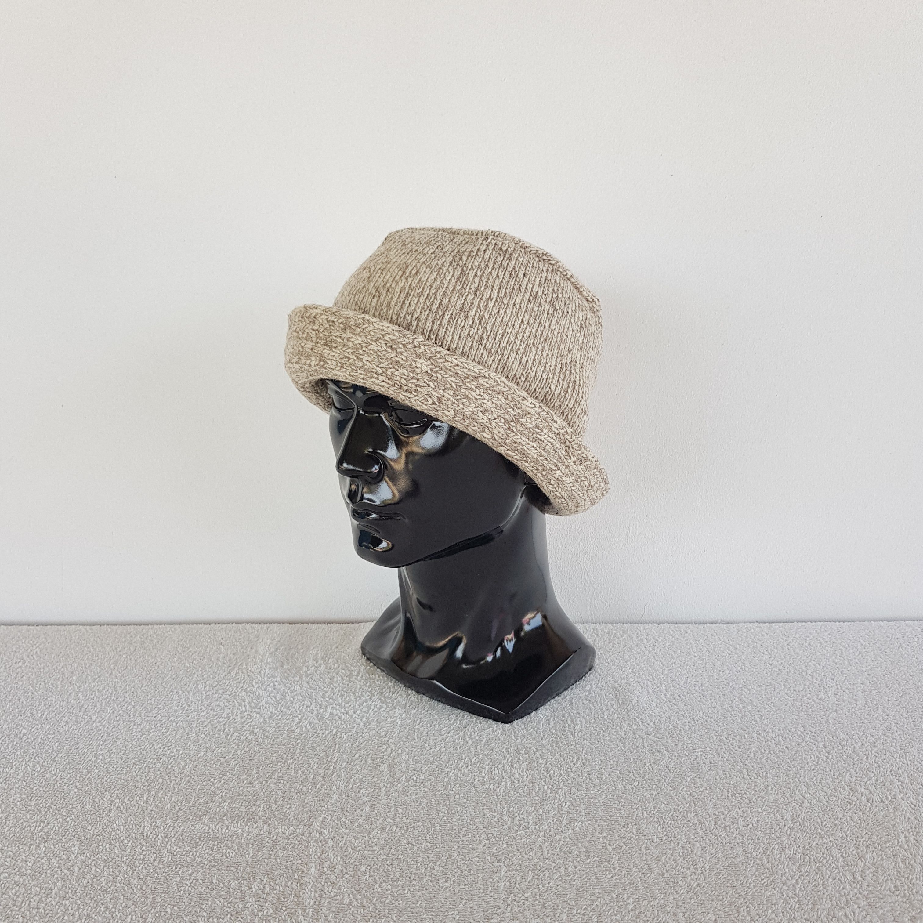 Japanese Brand Vintage Unknown Japanese Brand Y2K Beanie Snow Caps Hats Size ONE SIZE - 1 Thumbnail
