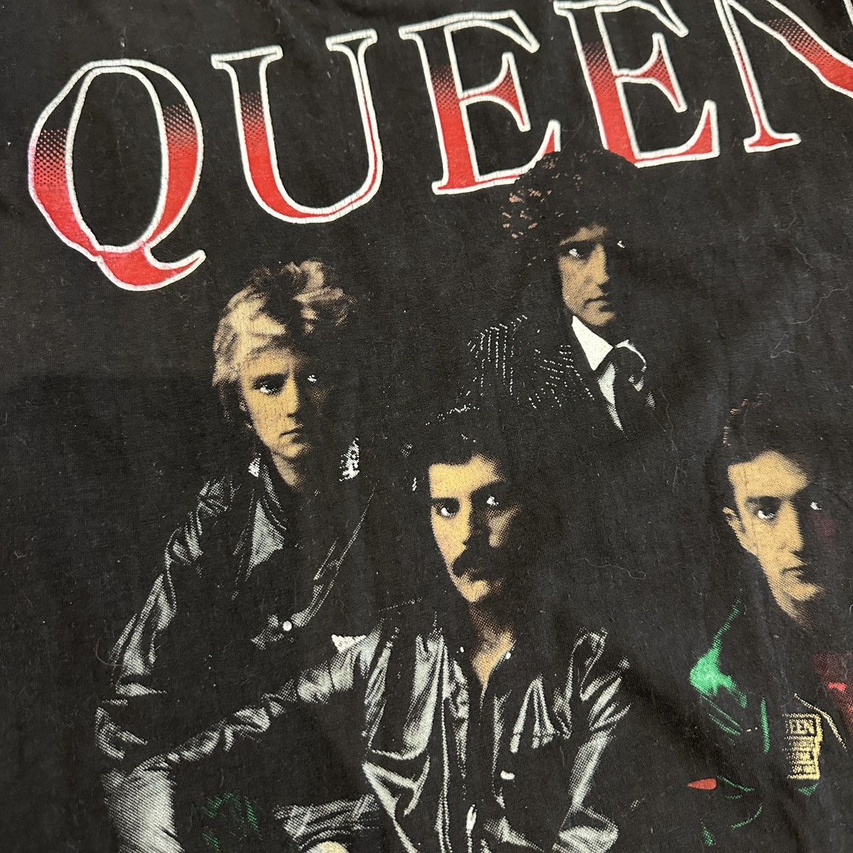 Band Tees Vintage 80s Queen Show Must Go On Freddy Mercury tee Y2K og Size US M / EU 48-50 / 2 - 3 Thumbnail