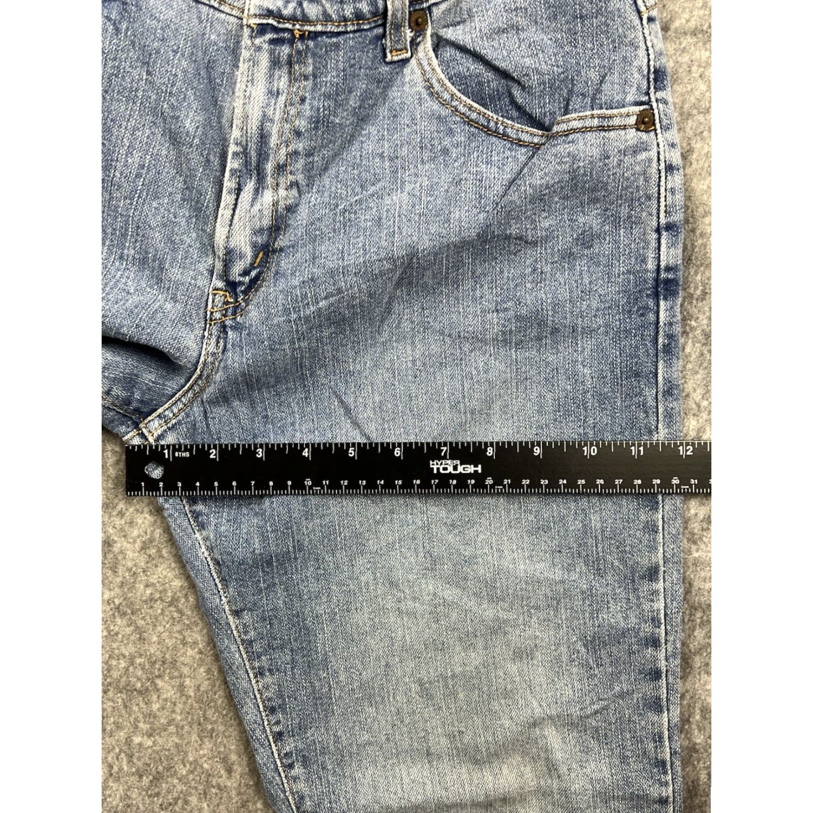 Levi's VINTAGE Levi's Jeans 550 Regular 6M Women's Light Wash 29in Inseam 5-Pocket 90s Tapered Relaxed Denim Blue Size 28" / US 6 / IT 42 - 6 Thumbnail