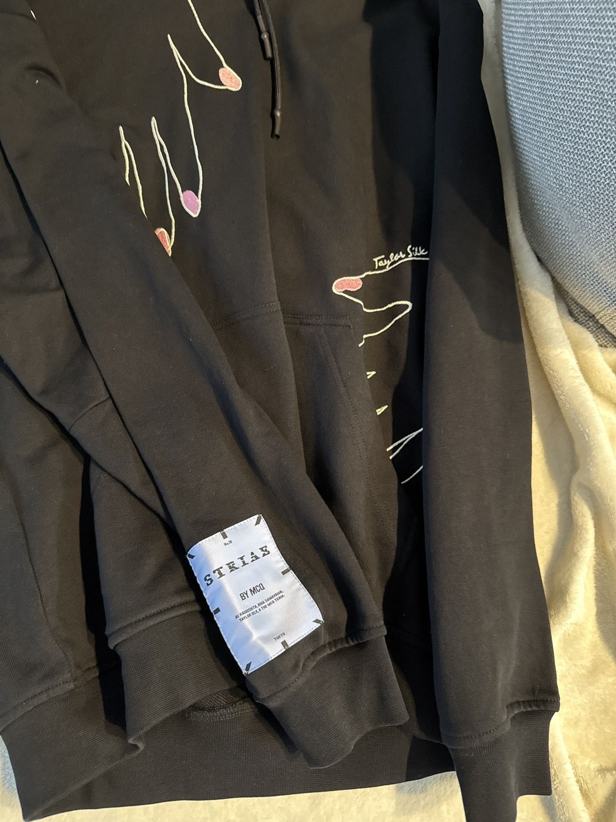 MCQ MCQ Man Black Hoodie With Taylor Silk Edition Size US M / EU 48-50 / 2 - 6 Thumbnail