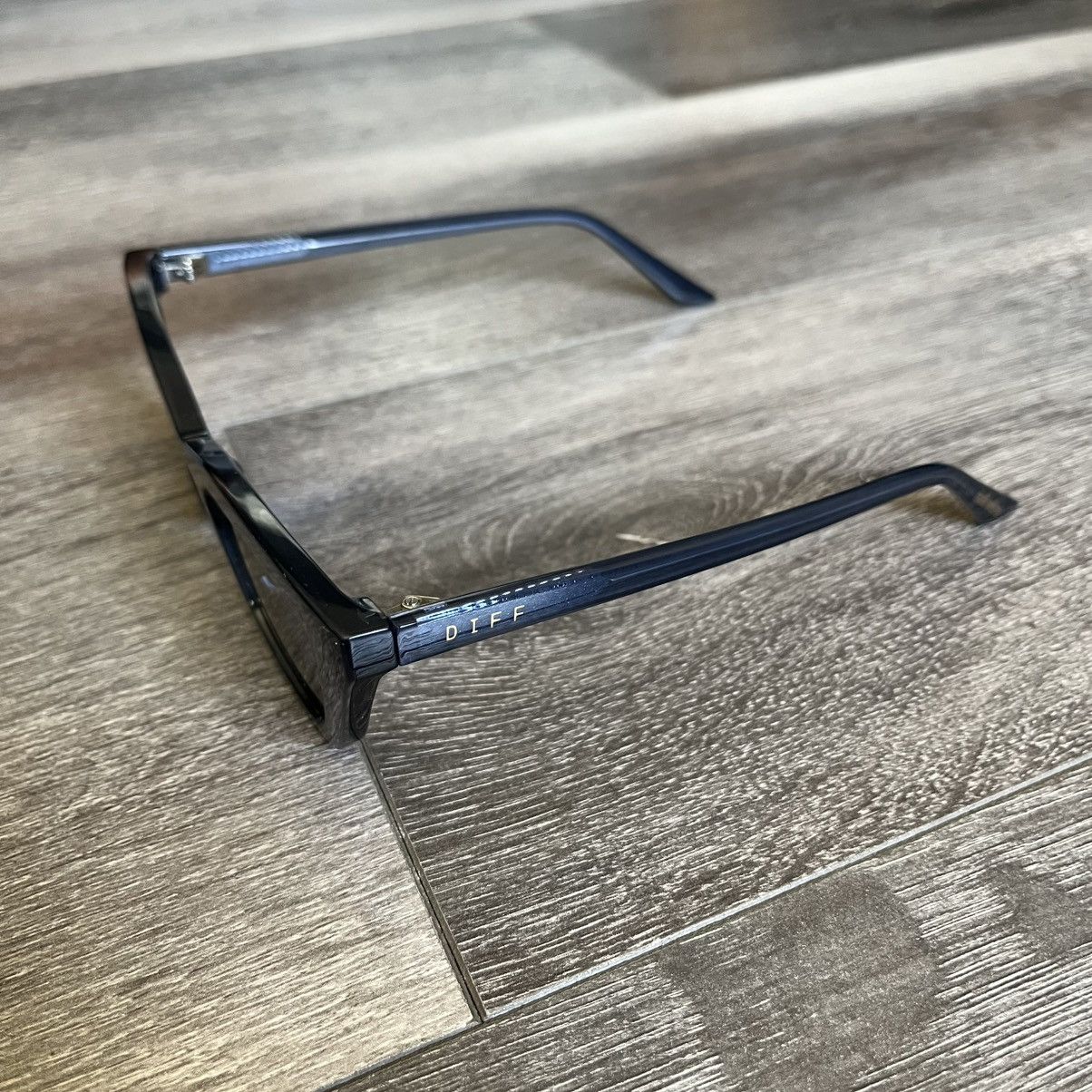 Other DIFF Eyewear x Madi Nelson The Noah Navy Cat Eye Sunglasses Size ONE SIZE - 6 Thumbnail