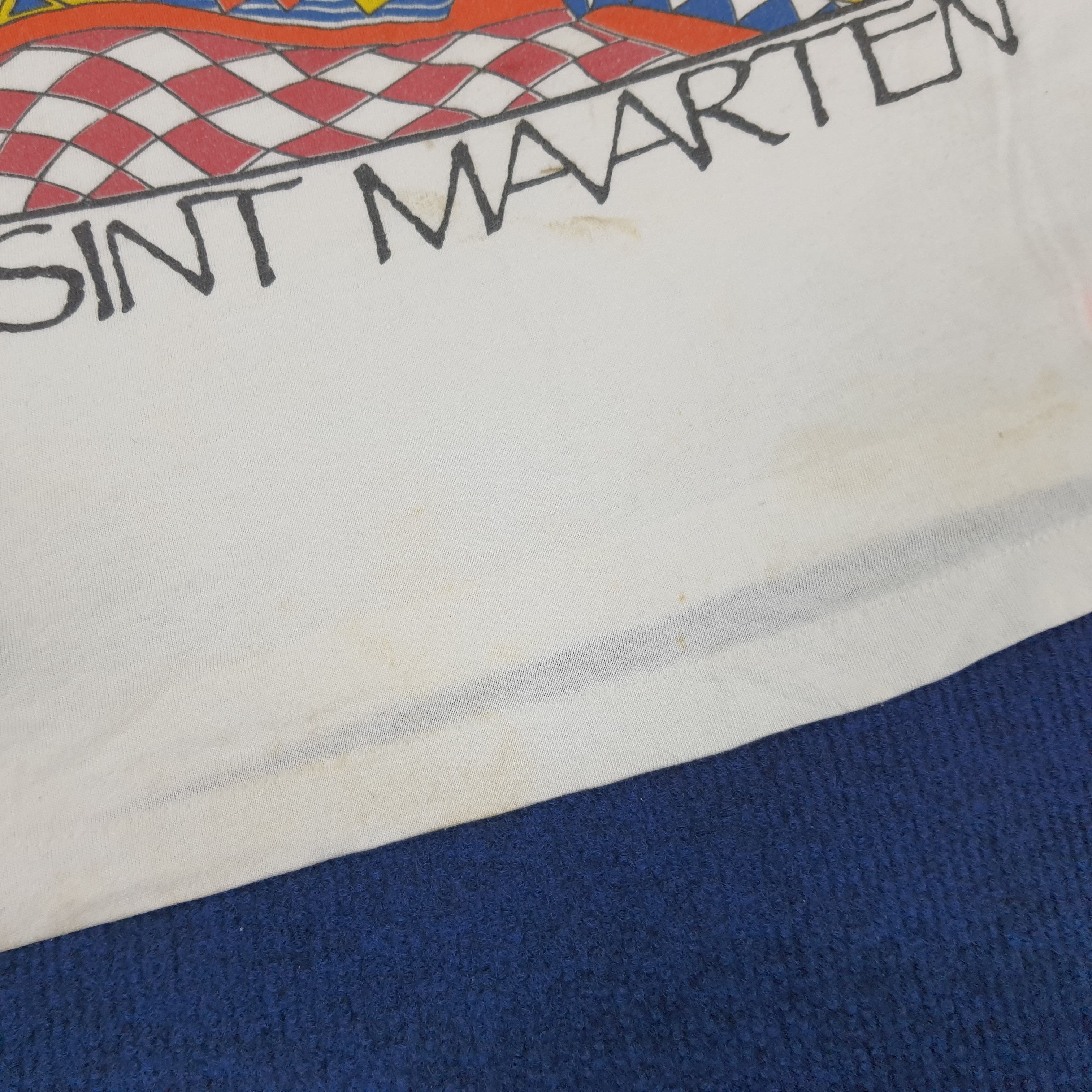 Vintage Sint Maarten Guavaberry Art T-shirt Size US L / EU 52-54 / 3 - 9 Thumbnail