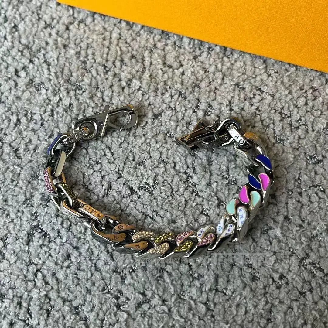 Louis Vuitton louis vuitton latest letter pattern bracelet. Size ONE SIZE - 2 Thumbnail
