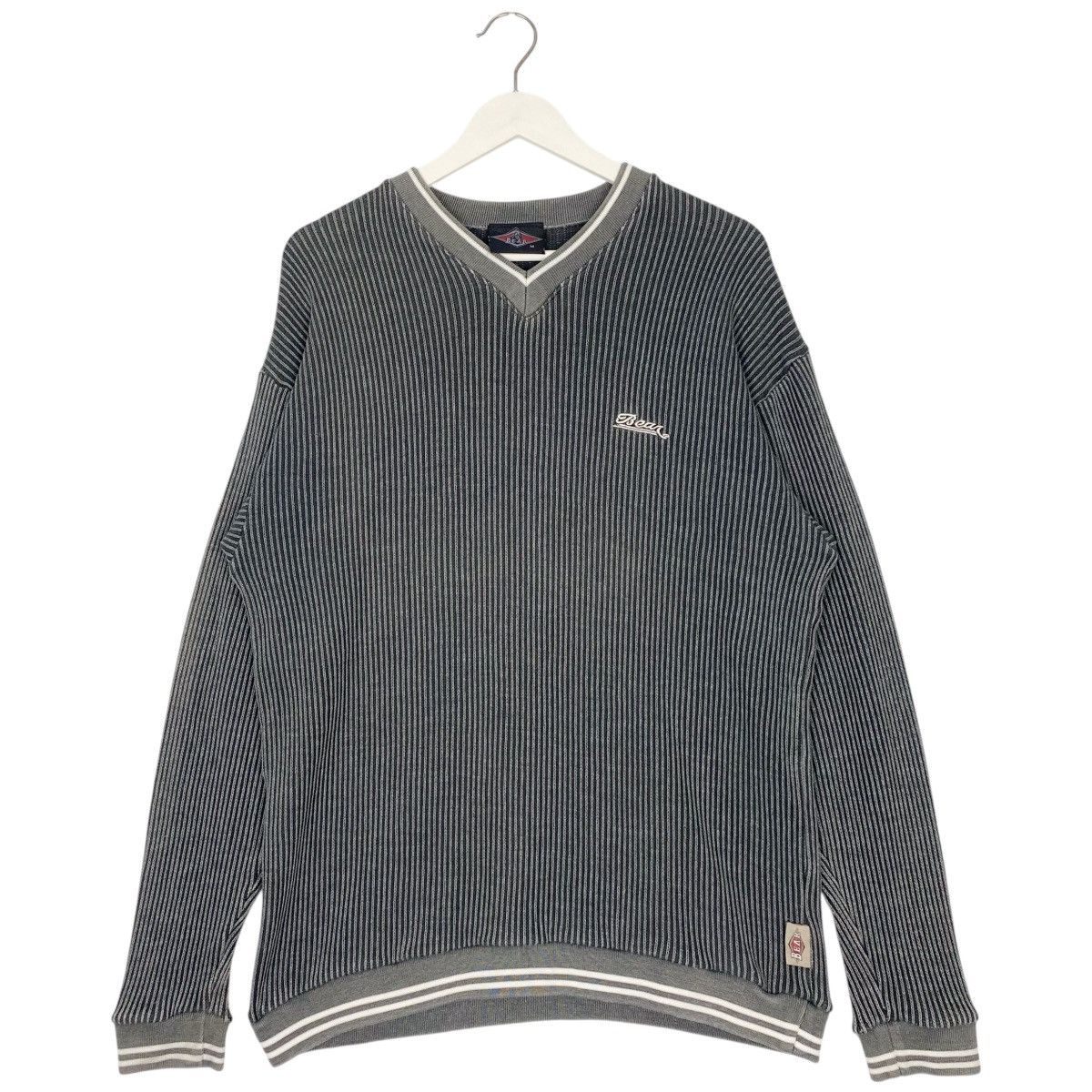Vintage Vintage 90s Bear Surf Sweatshirt Vneck Grey Pullover Size L Size L / US 10 / IT 46 - 1 Thumbnail