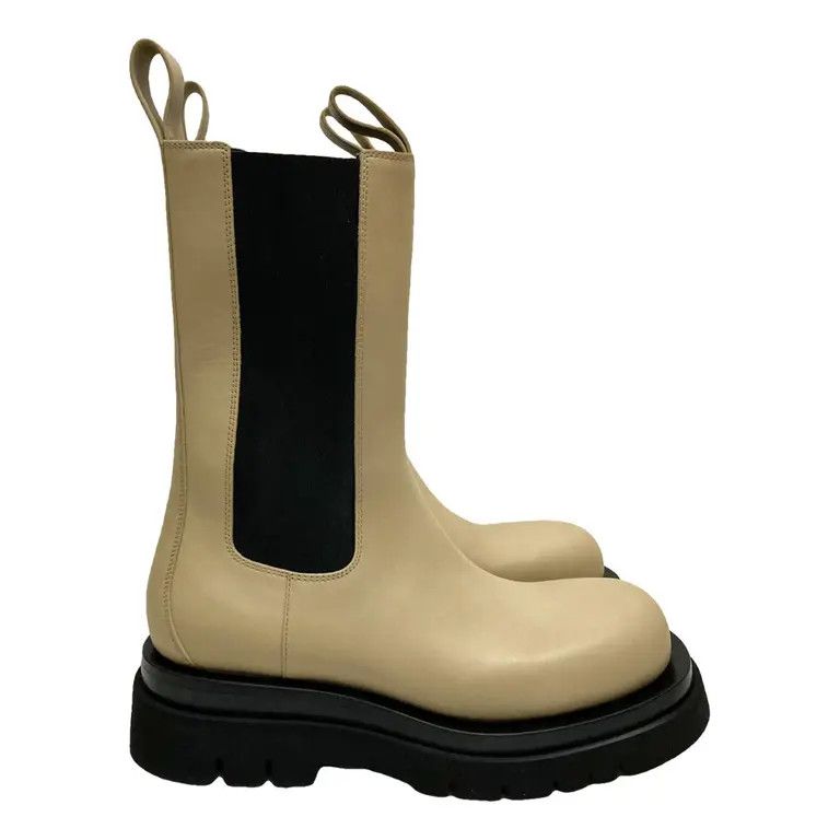 image of Bottega Veneta O1Loc1C0324 592045 Lug Boots In Beige, Women's