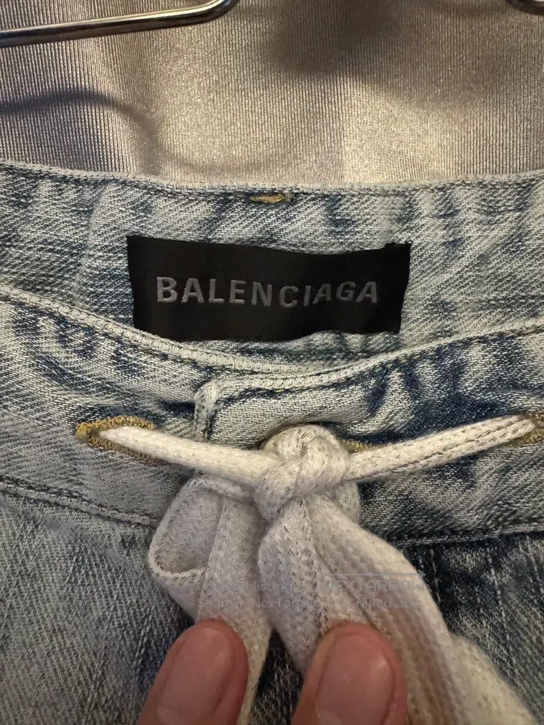 Balenciaga Balenciaga Drawstring Washed Blue Seven-Quarter Denim Shor Size US 29 - 3 Thumbnail