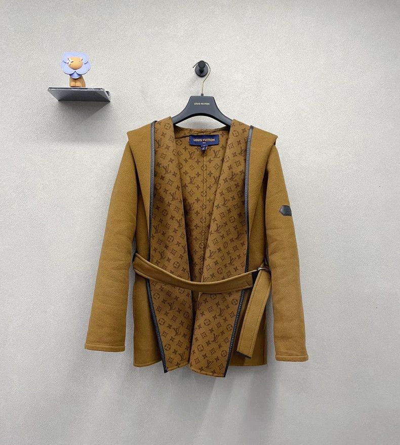 Louis Vuitton Louis Vuitton Solid Logo lace-up coat 2504-Nextarrow Size XS / US 0-2 / IT 36-38 - 1 Thumbnail