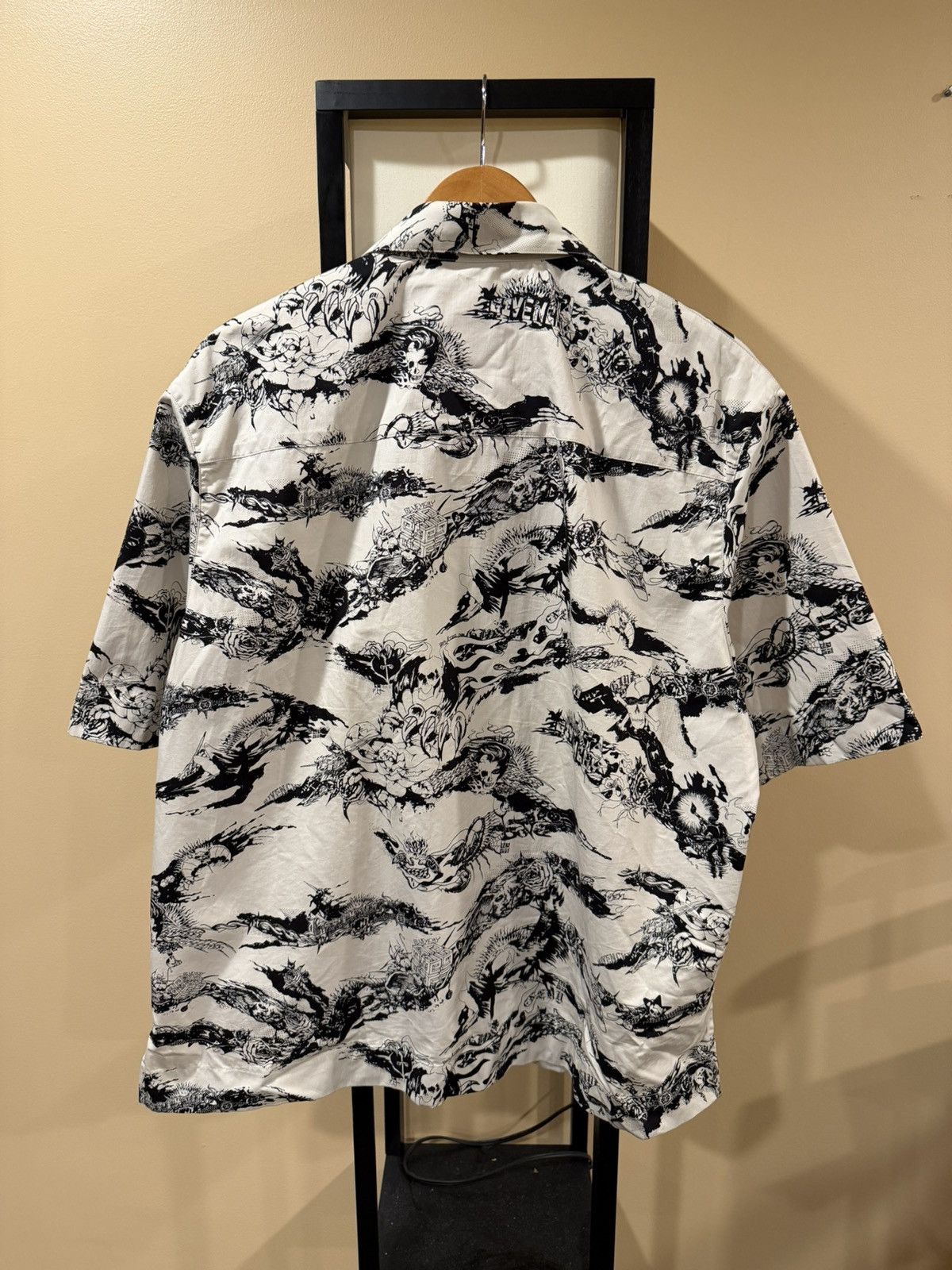 Givenchy Givenchy Matthew Williams Tiger Camo White/Black Zip Shirt Size US XL / EU 56 / 4 - 4 Thumbnail