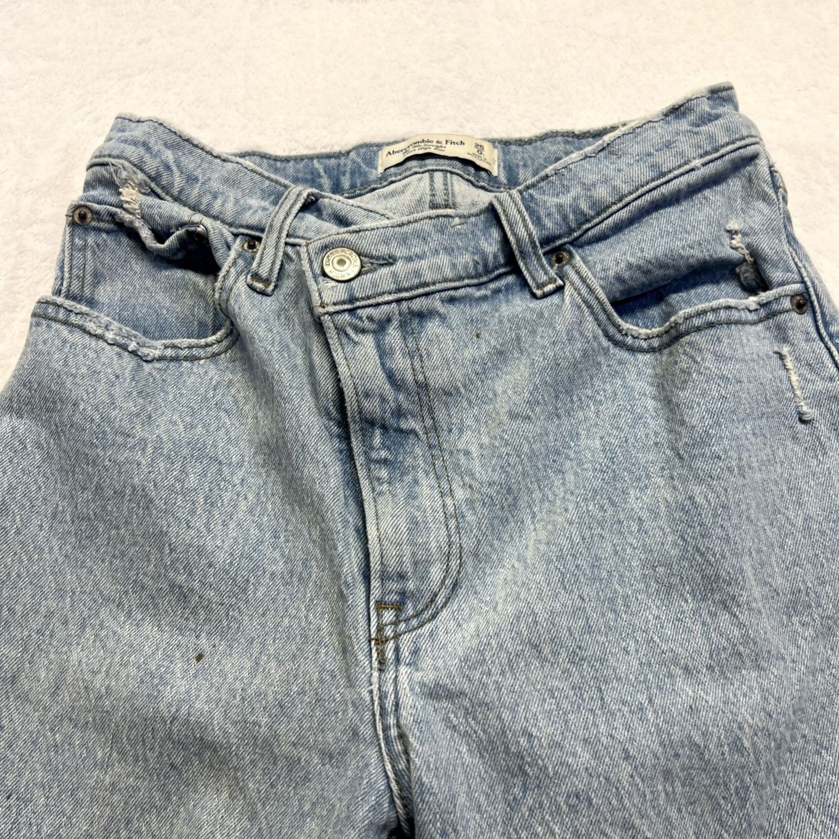 Abercrombie & Fitch Abercrombie & Fitch The 90s Straight Ultra High Rise Mom Jeans Denim 25/0s Jeans Blue 5-Pocket 90s Womens Size 42" / US 20 - 7 Thumbnail