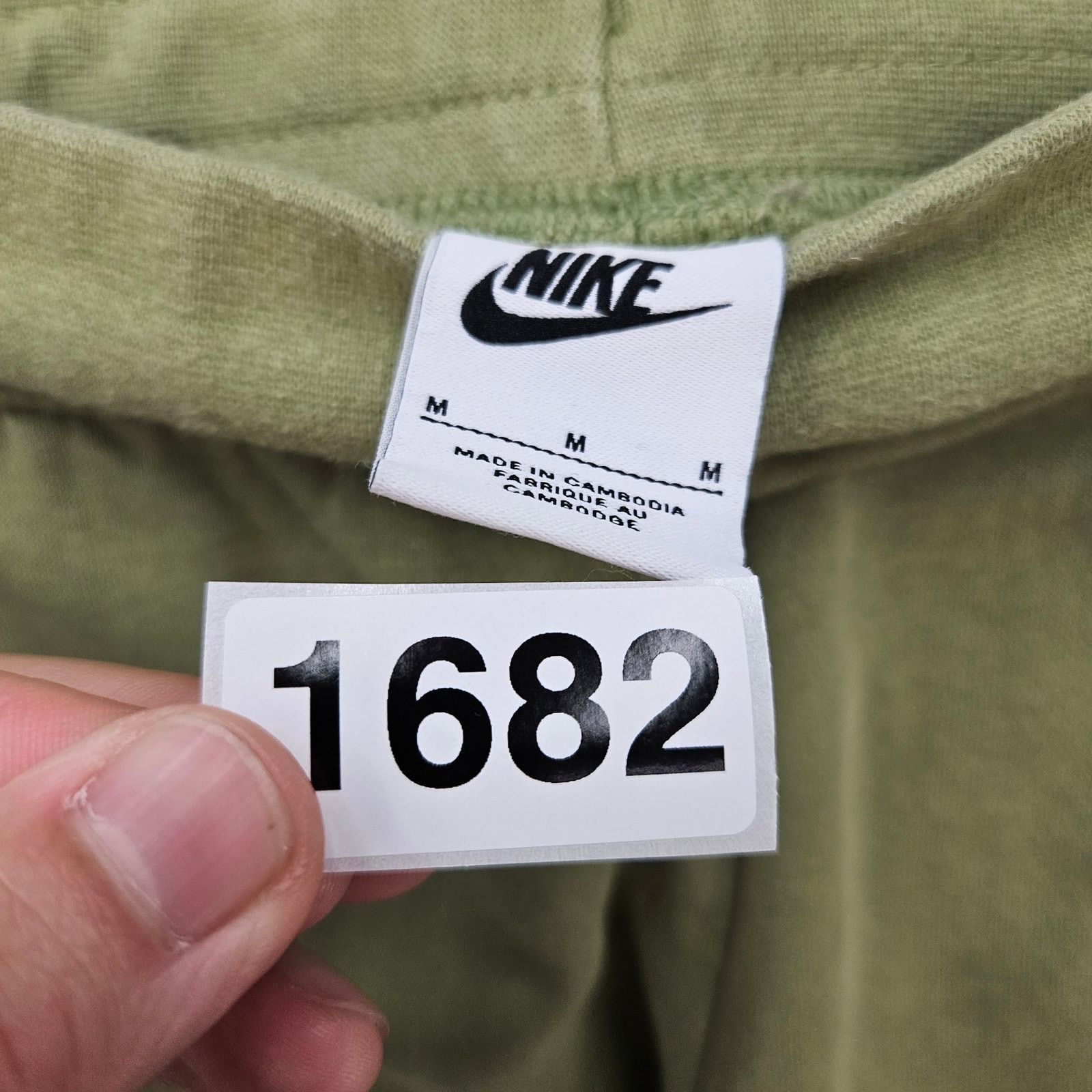 Nike NIKE GIRLS MEDIUM OLIVE GREEN JOGGER PANTS FLEECE Size 26" / US 2 / IT 38 - 6 Thumbnail