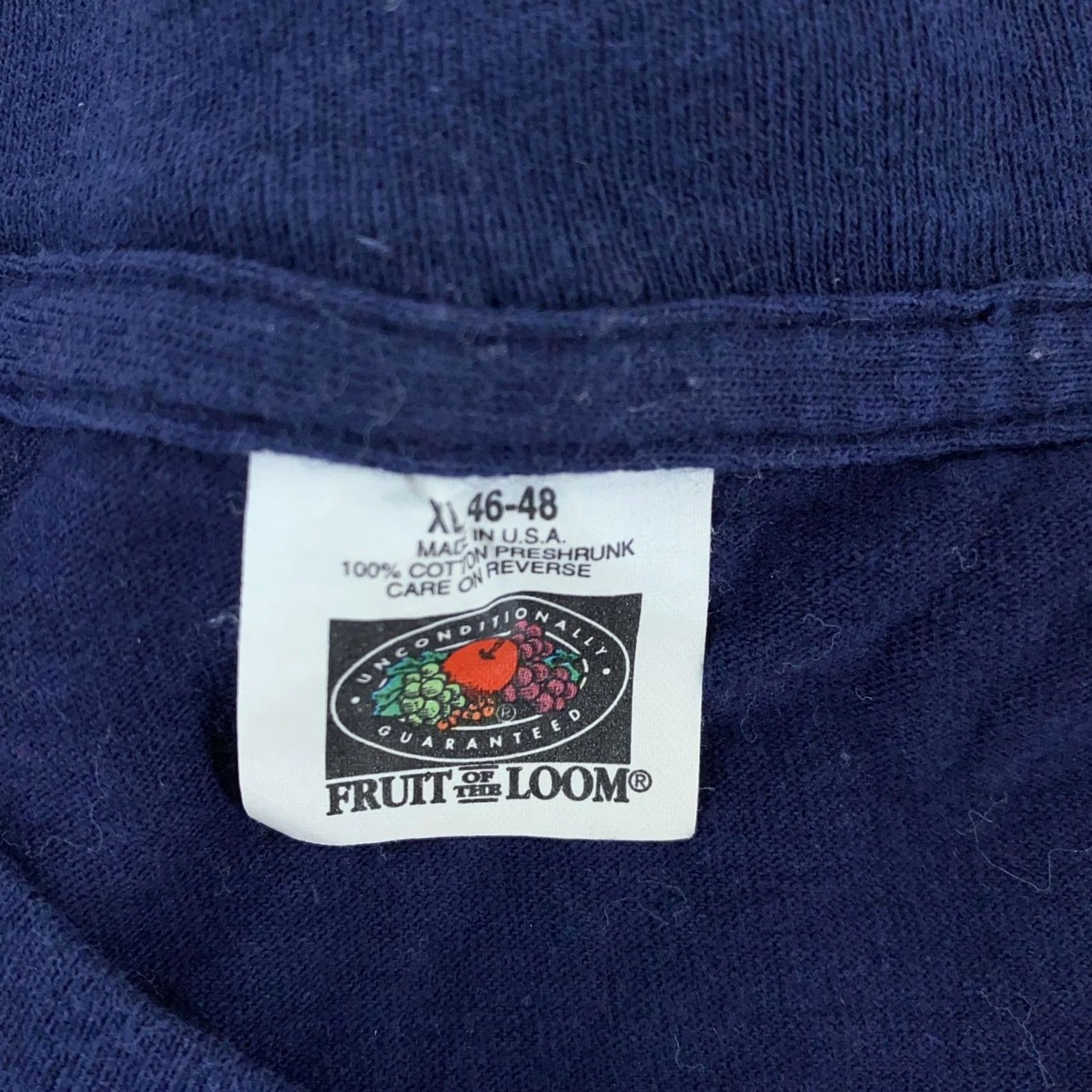 Fruit Of The Loom VINTAGE Fruit of the Loom Navy Pocket Shirt Mens M/L Single Stitch 90s Shirt Mens Vintage Navy Pocket Size US M / EU 48-50 / 2 - 7 Thumbnail