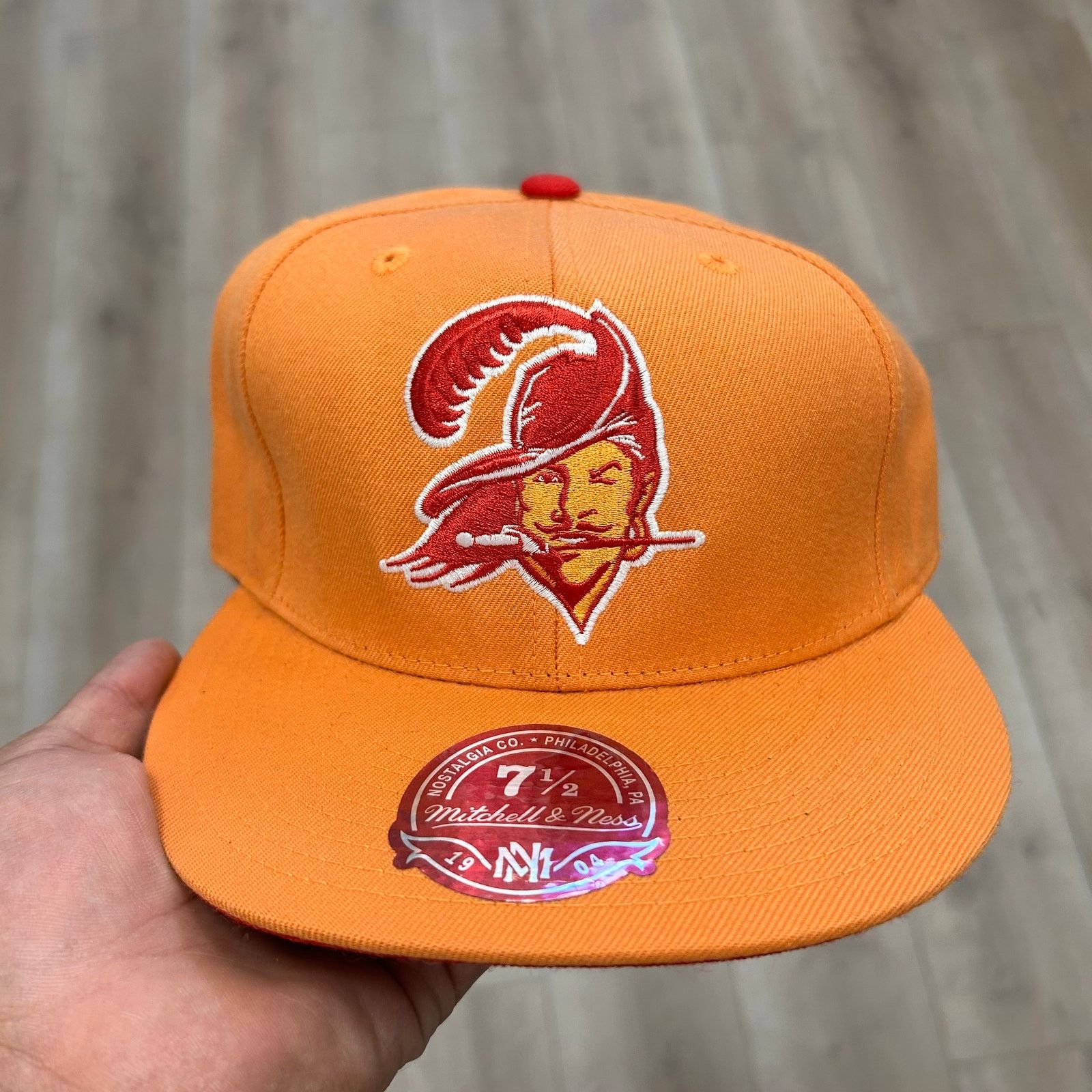 Mitchell & Ness Mitchell & Ness Tampa Bay Buccaneers Vintage Fitted Hat Cap Size ONE SIZE - 2 Thumbnail