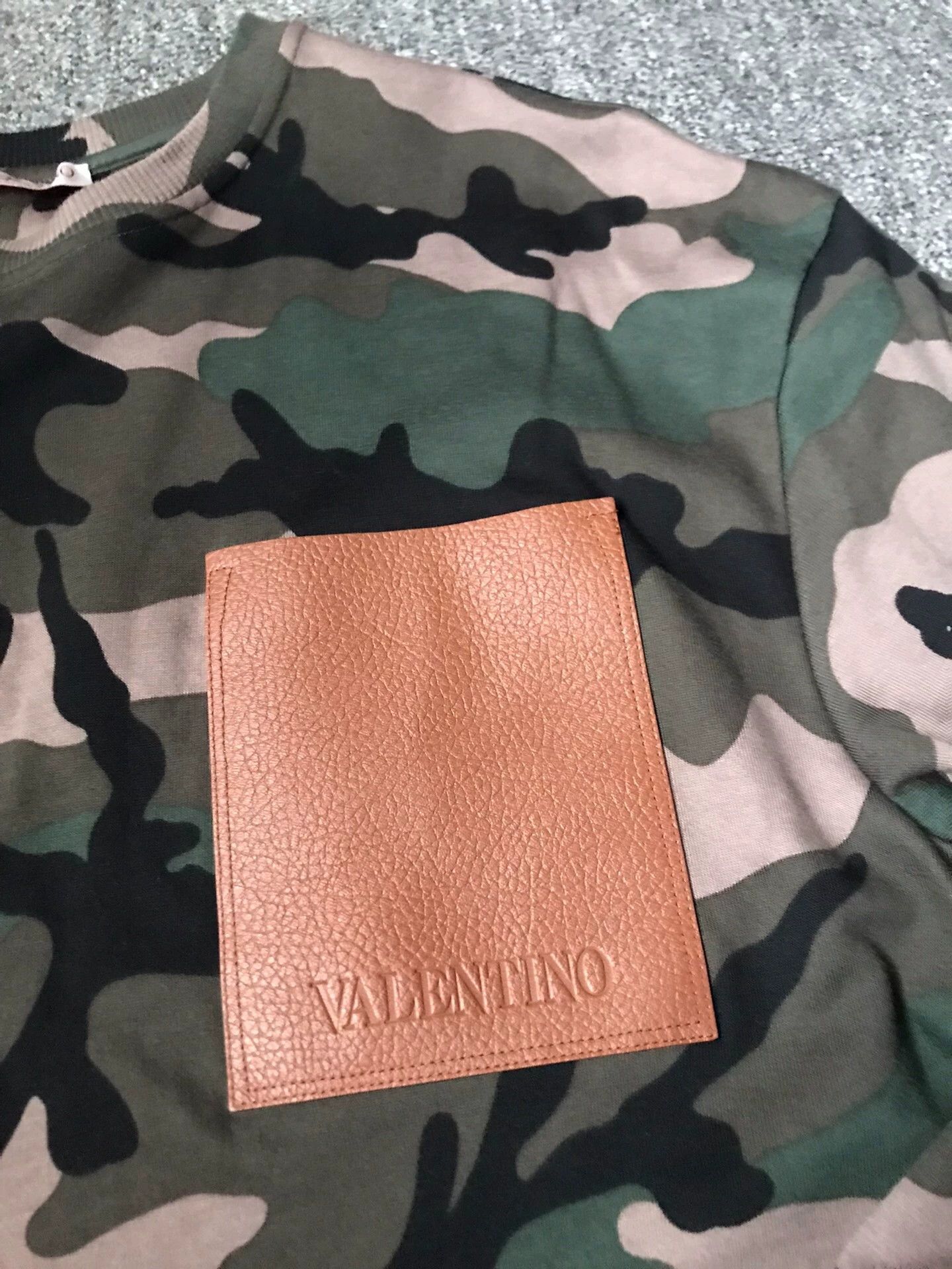 Valentino Valentino Green Camo Oversize S Sweatrers Large Logo Size US S / EU 44-46 / 1 - 5 Thumbnail
