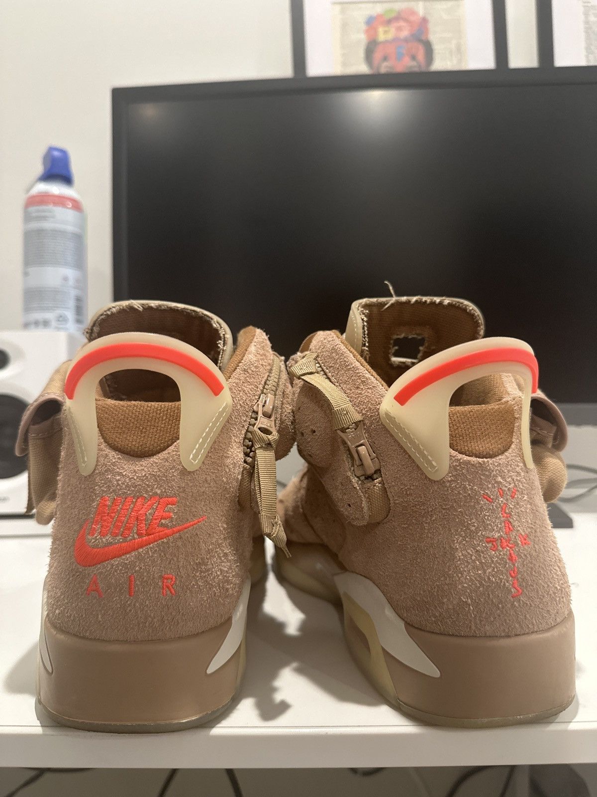 Jordan Brand × Travis Scott Jordan 6 Retro Travis Scott British Khaki Size 12 Size US 12 / EU 45 - 5 Thumbnail
