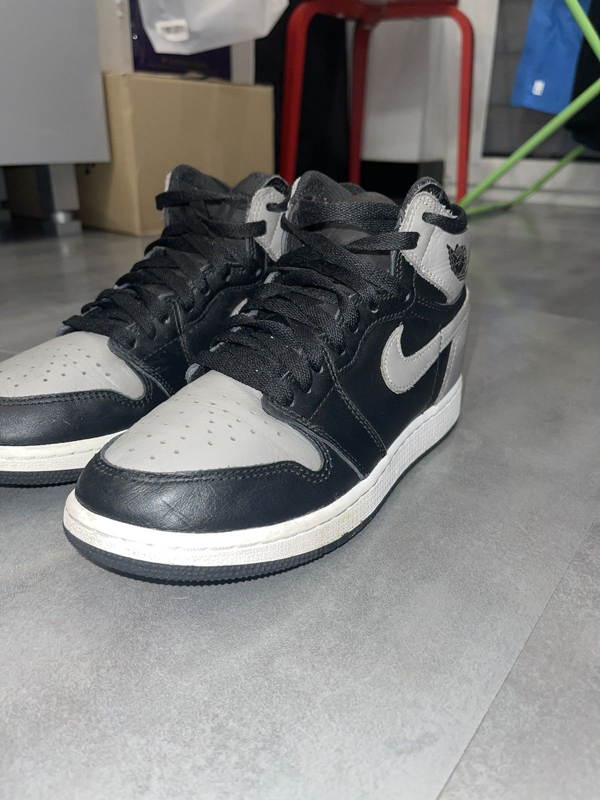 Nike 6Y SS18 Nike Jordan 1 Retro High Shadows (GS) Sneakers Size US 8 / IT 38 - 3 Thumbnail