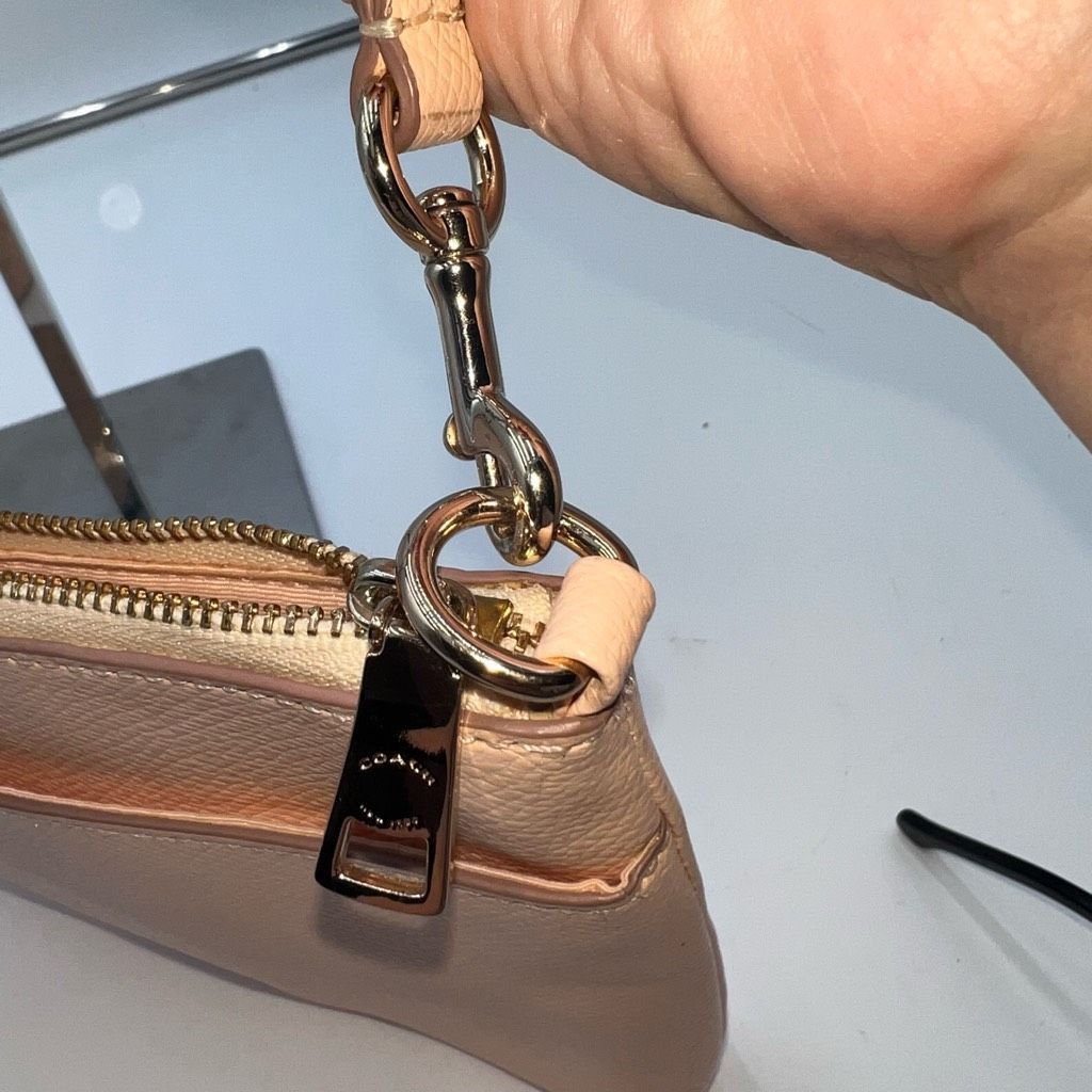 Coach COACH POUCH POP PURSE/WRISTLET APRICOT COLOR Size ONE SIZE - 4 Thumbnail