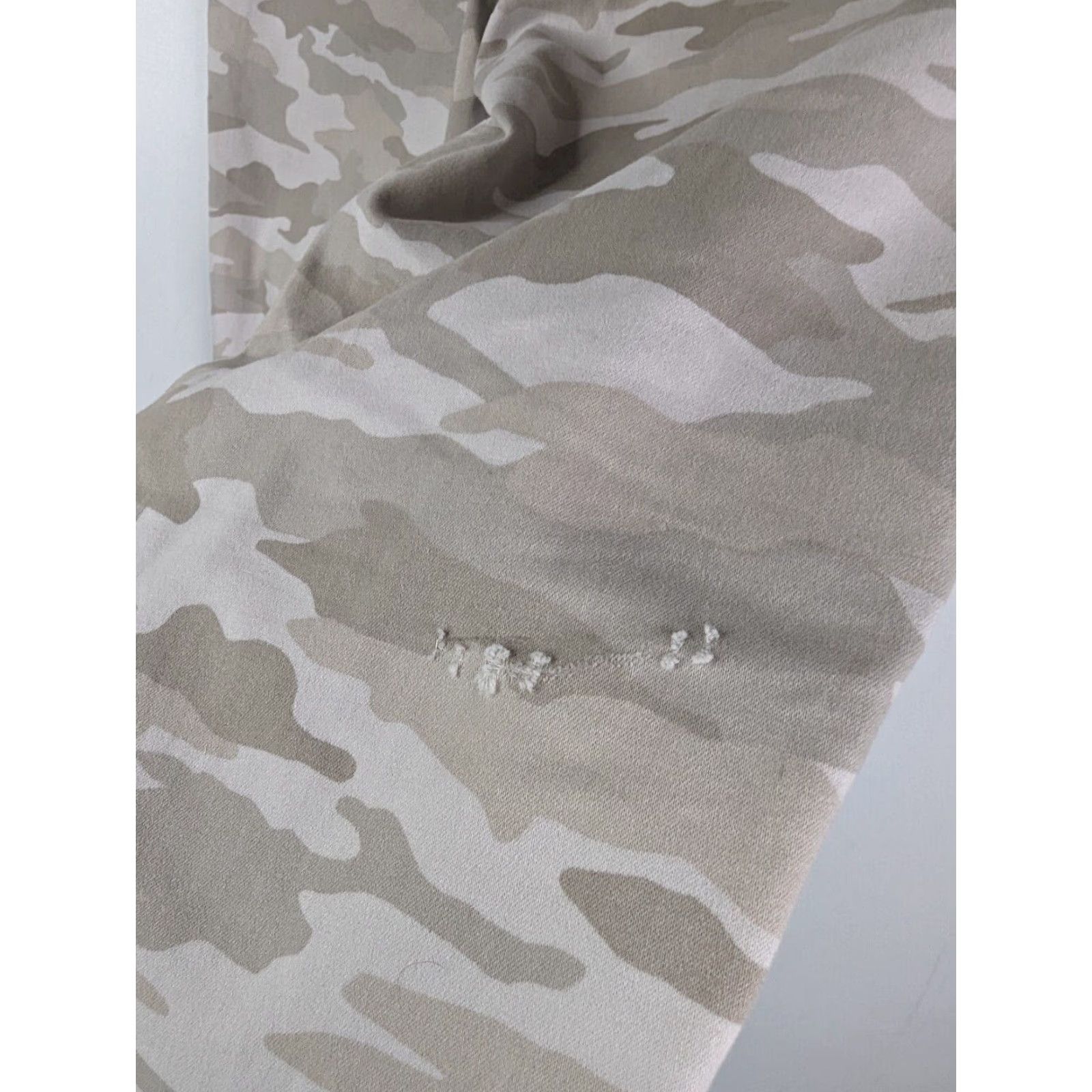 Levi's Levi's 720 High Rise Super Skinny Crop Jeans Beige Camo Women Size 25 Regular Cotton Blend Pants Size 42" / US 20 - 5 Thumbnail